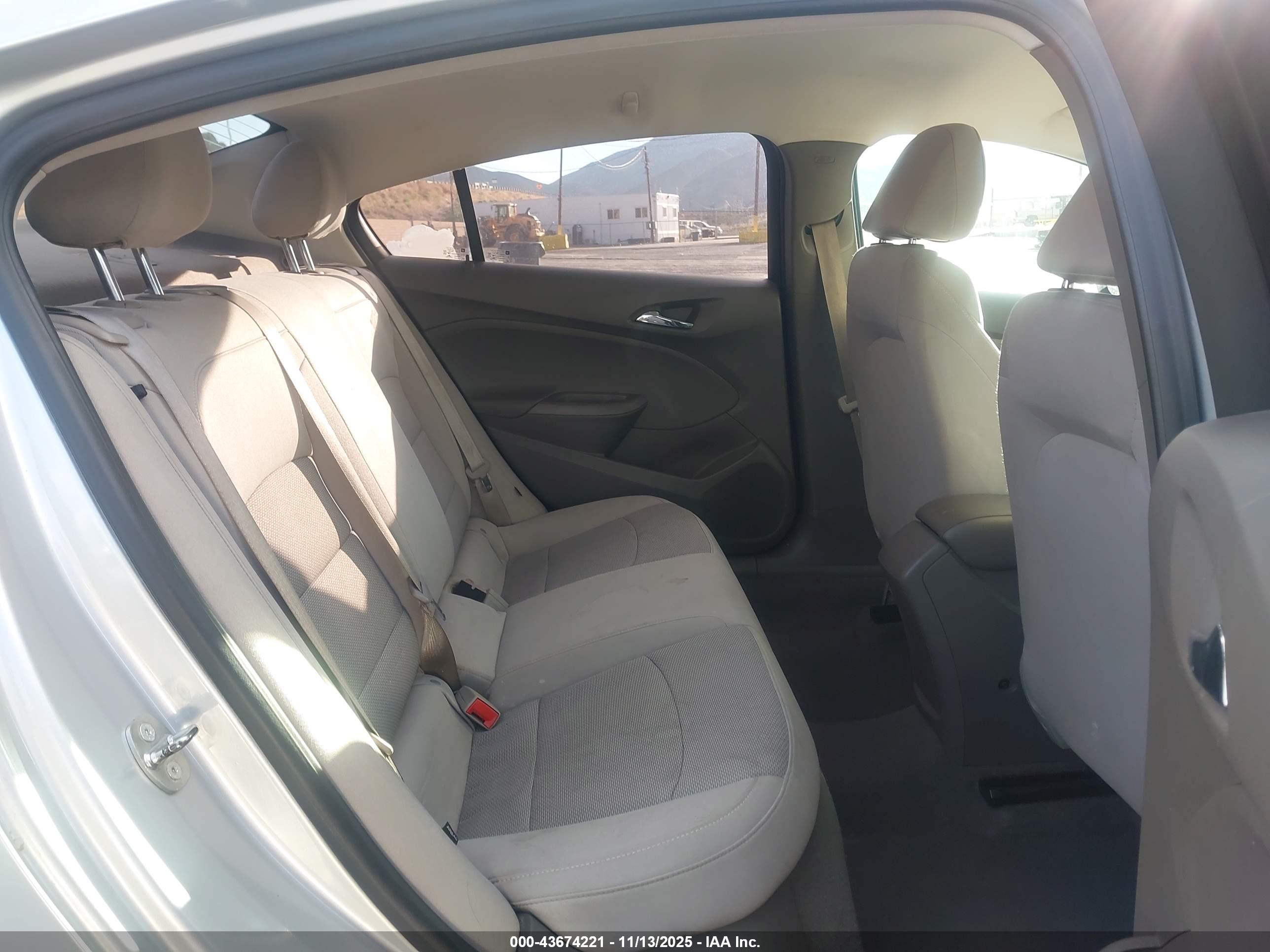 CHEVROLET CRUZE image 8