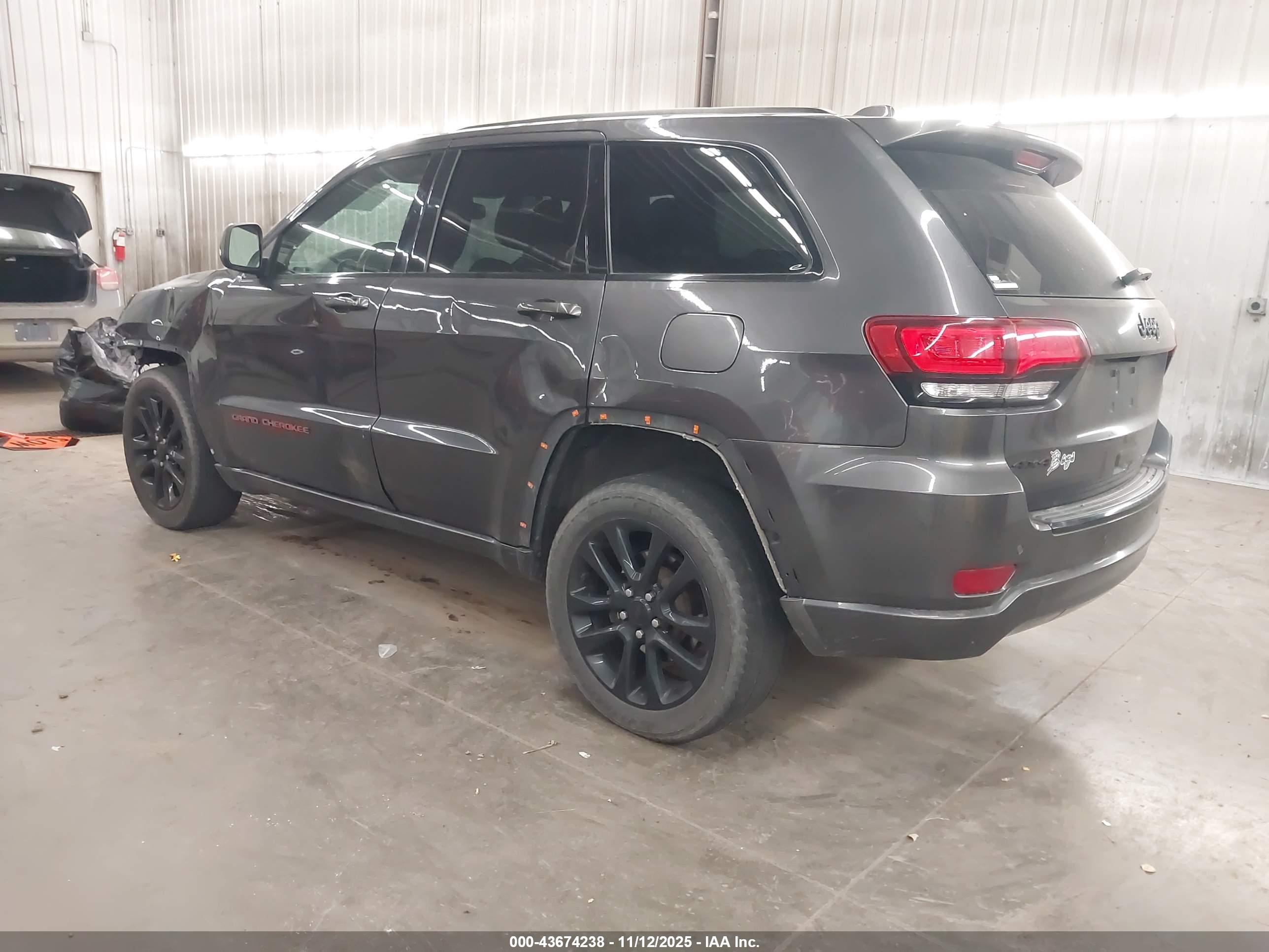 JEEP GRAND image 3