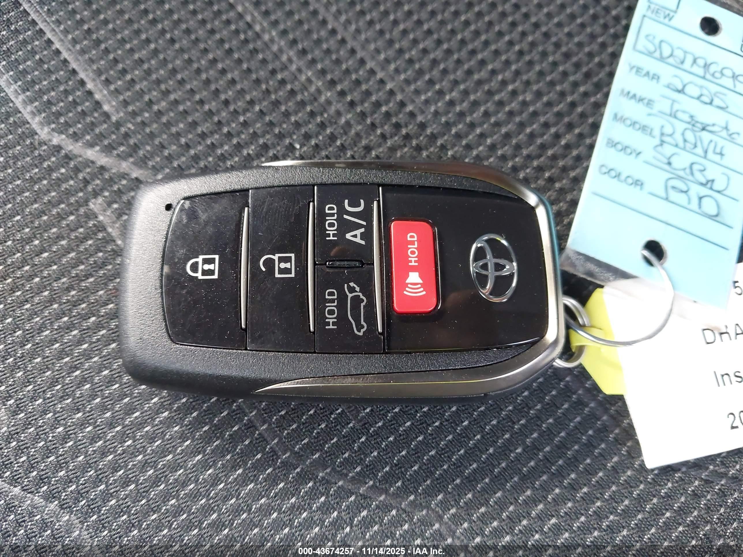 TOYOTA RAV4 image 11