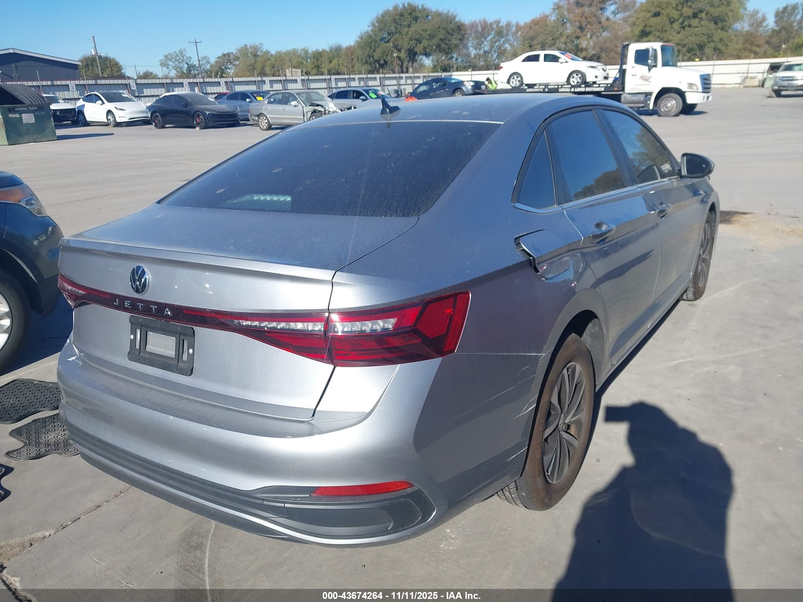 VOLKSWAGEN JETTA image 4