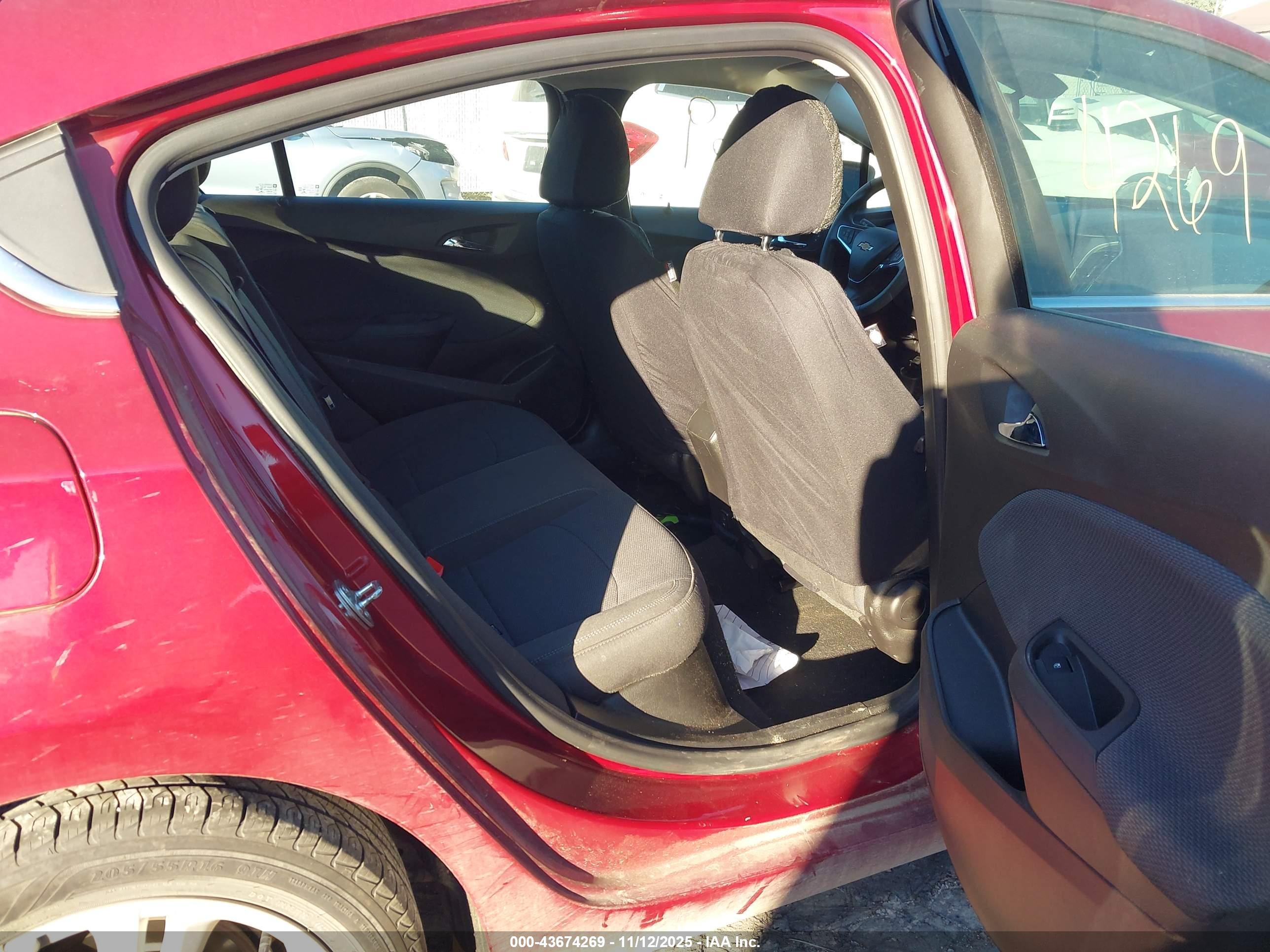 CHEVROLET CRUZE image 8