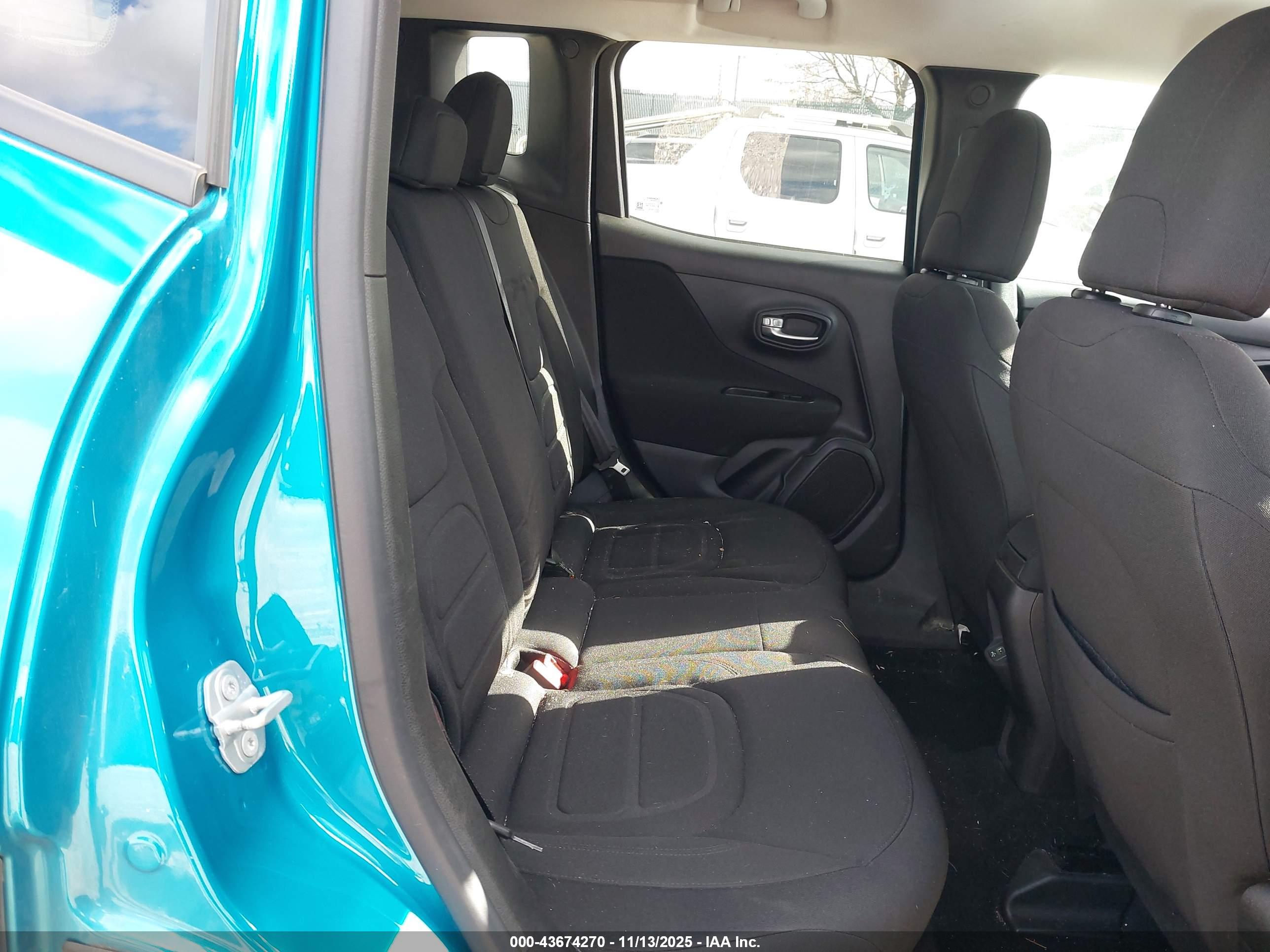 JEEP RENEGADE image 8