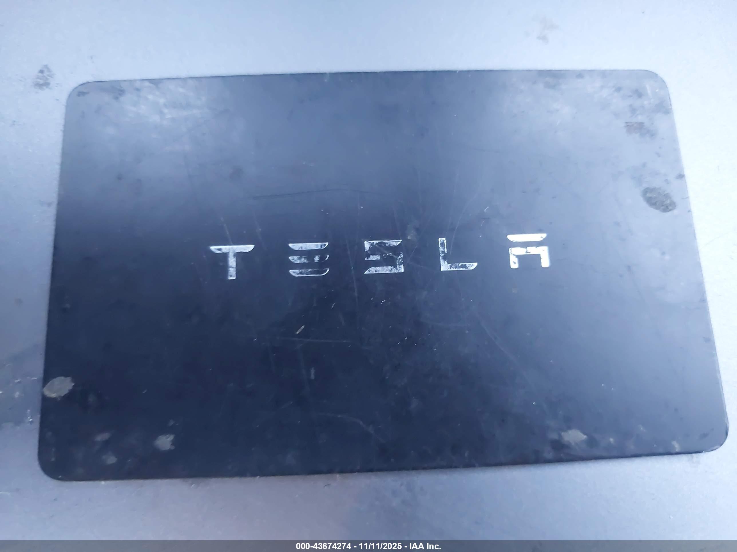 TESLA MODEL image 11