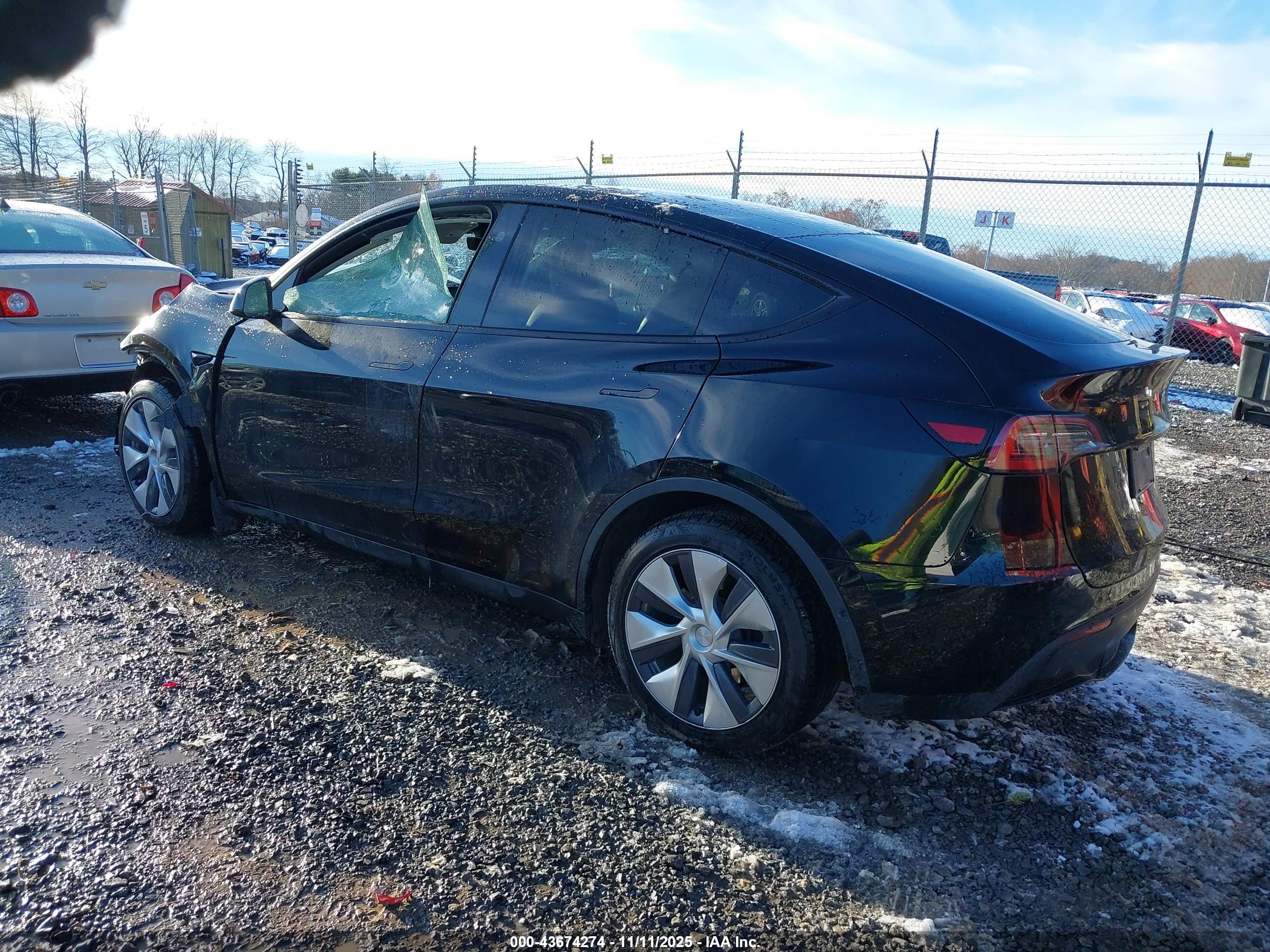TESLA MODEL image 3