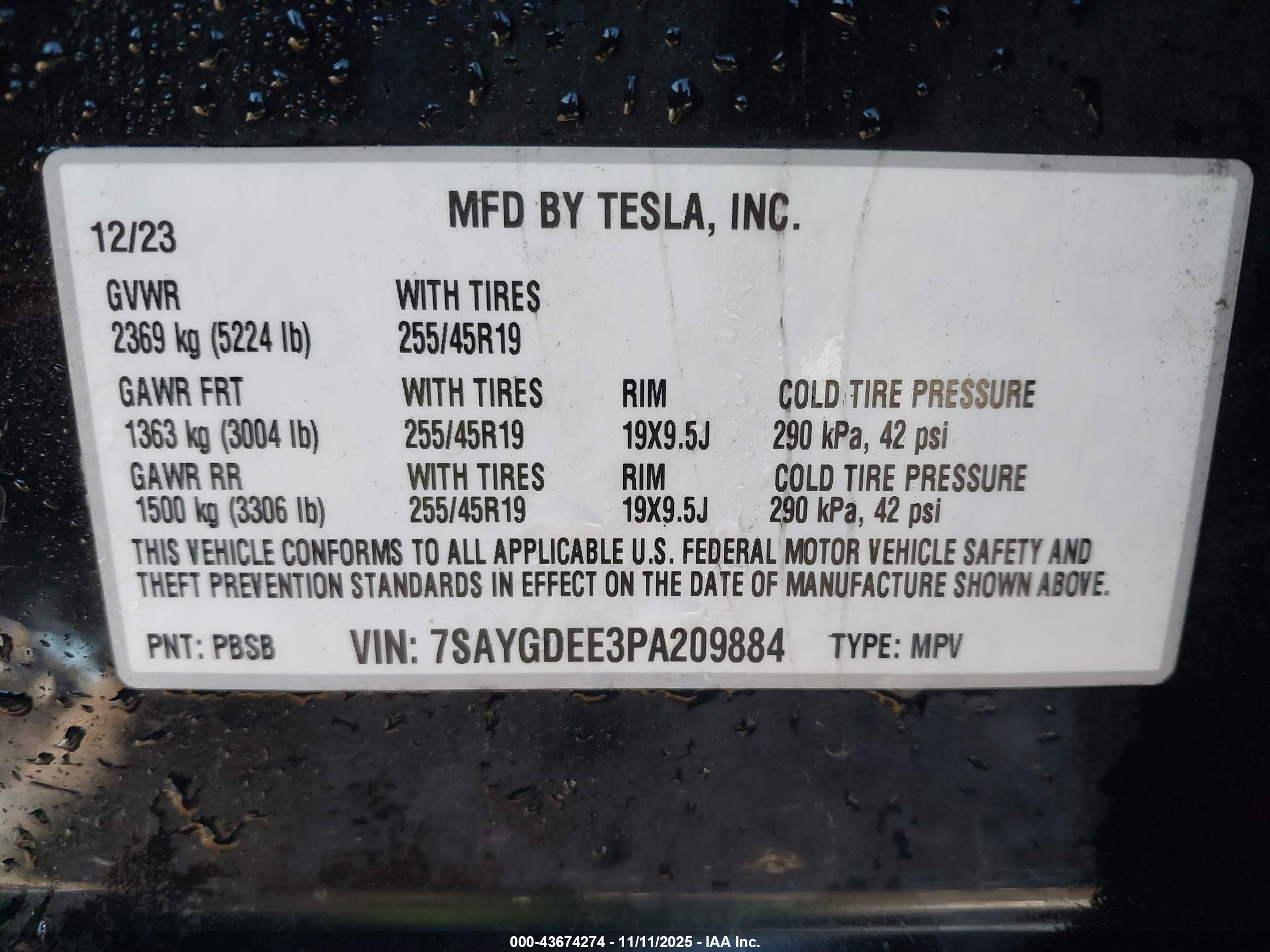 TESLA MODEL image 9