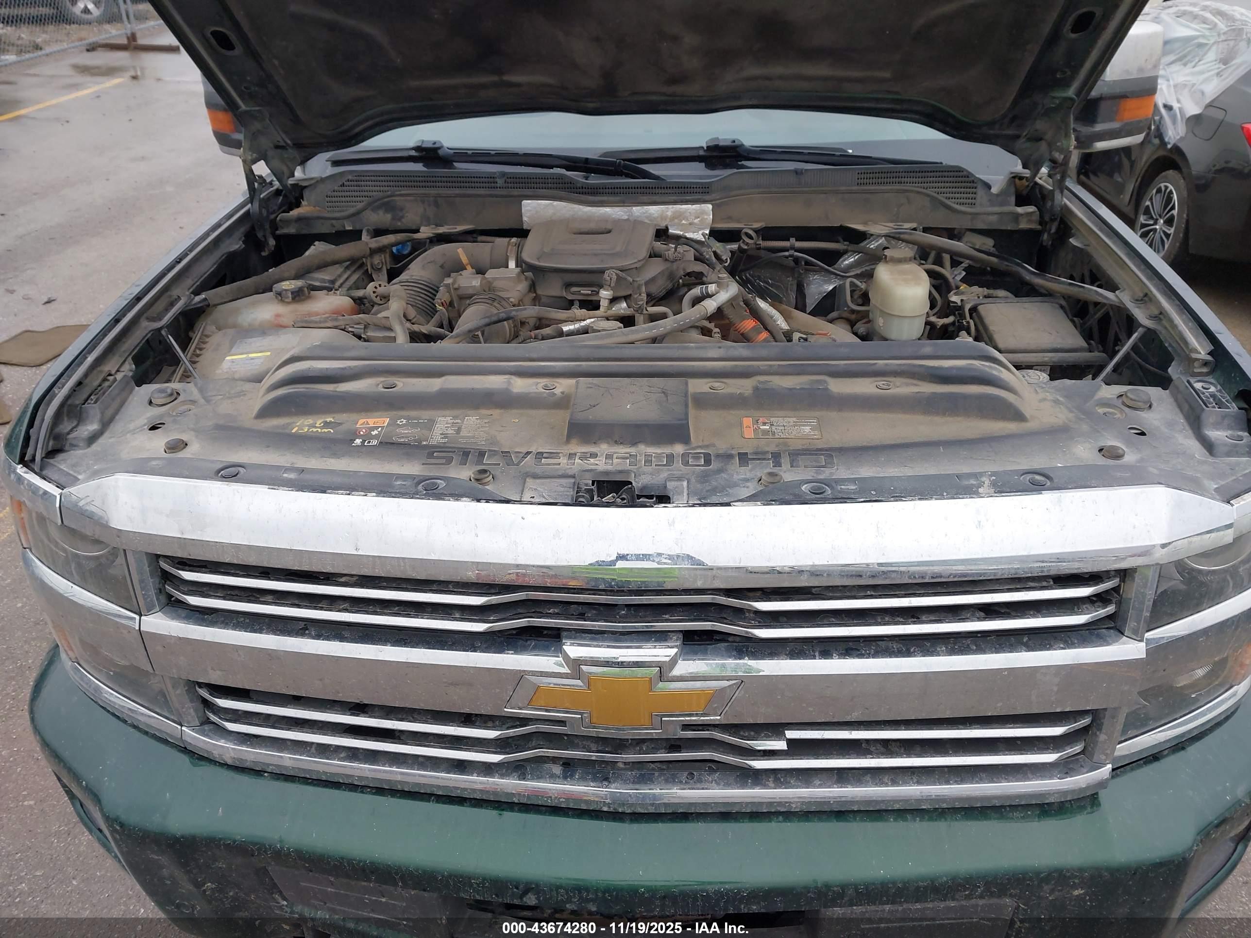 CHEVROLET SILVERADO image 10