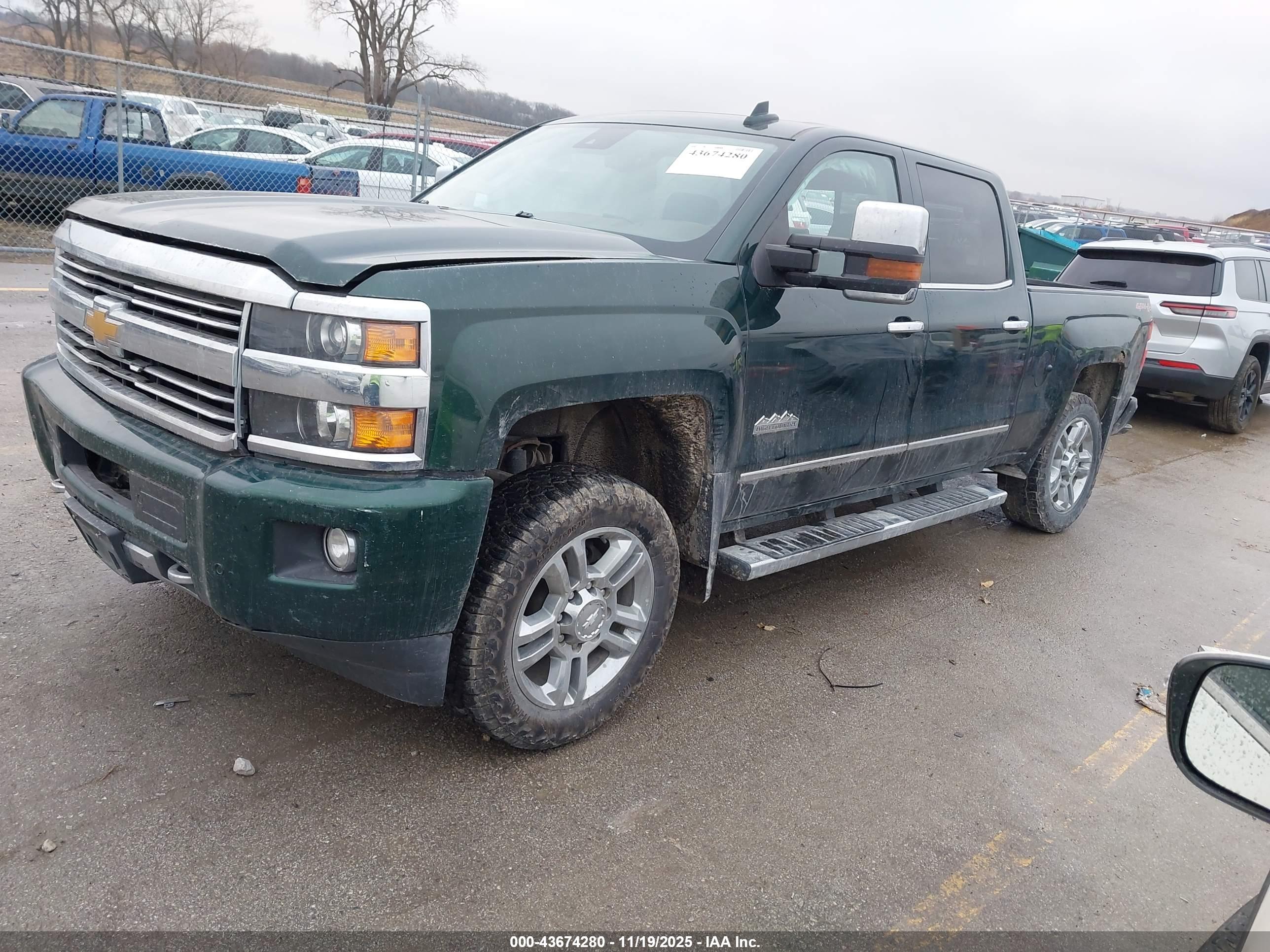 CHEVROLET SILVERADO image 2