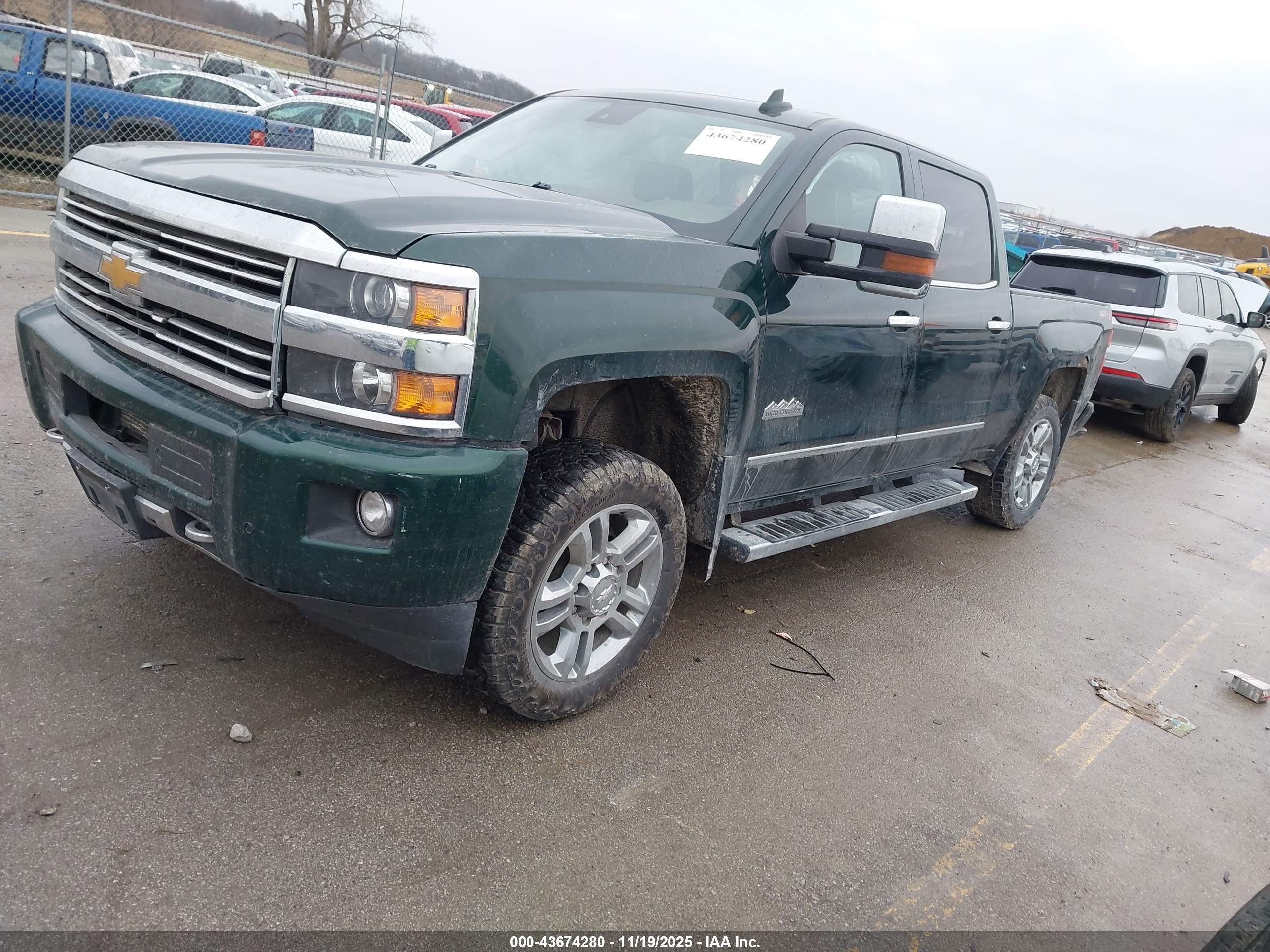 CHEVROLET SILVERADO image 4