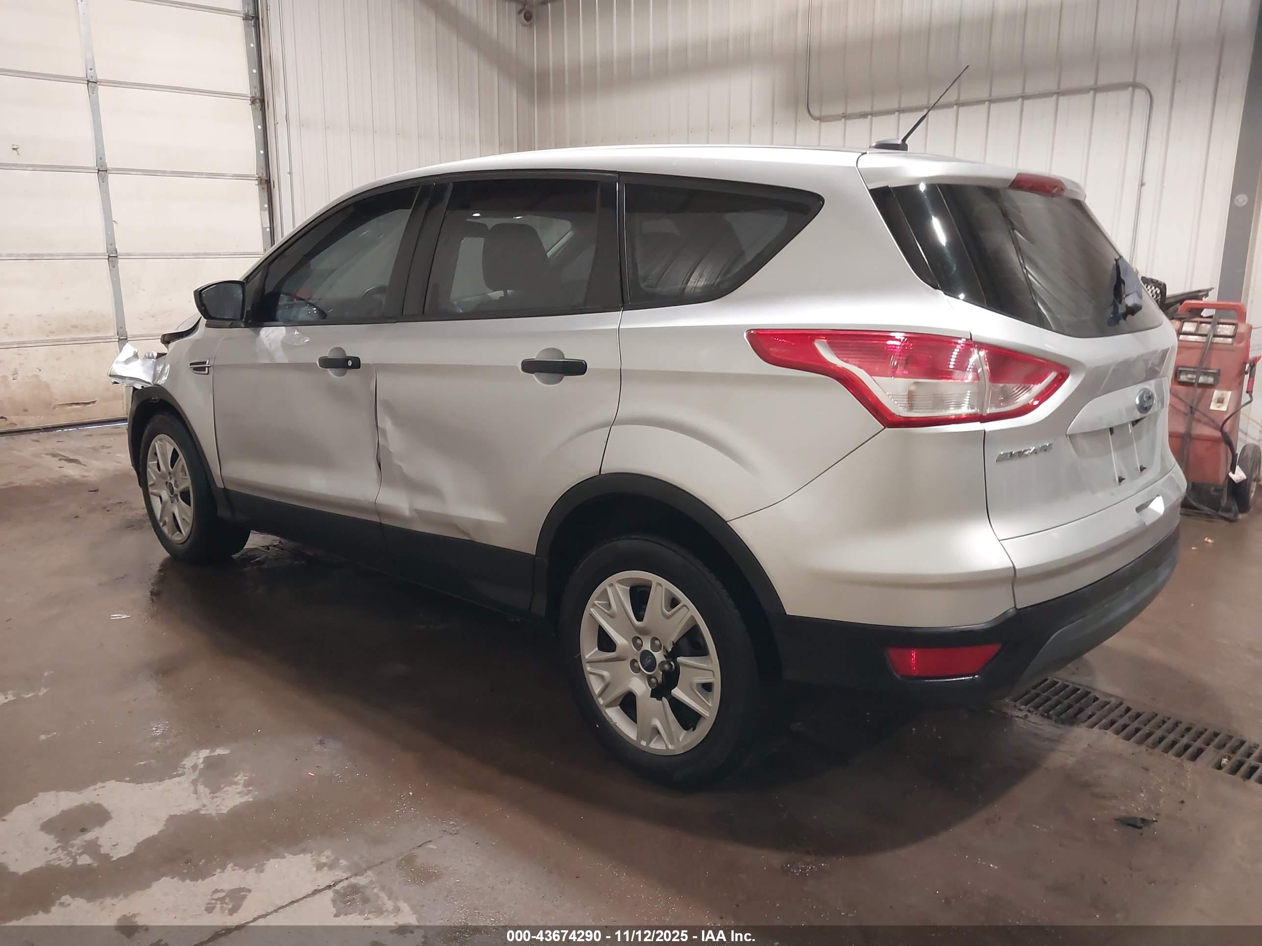 FORD ESCAPE image 3