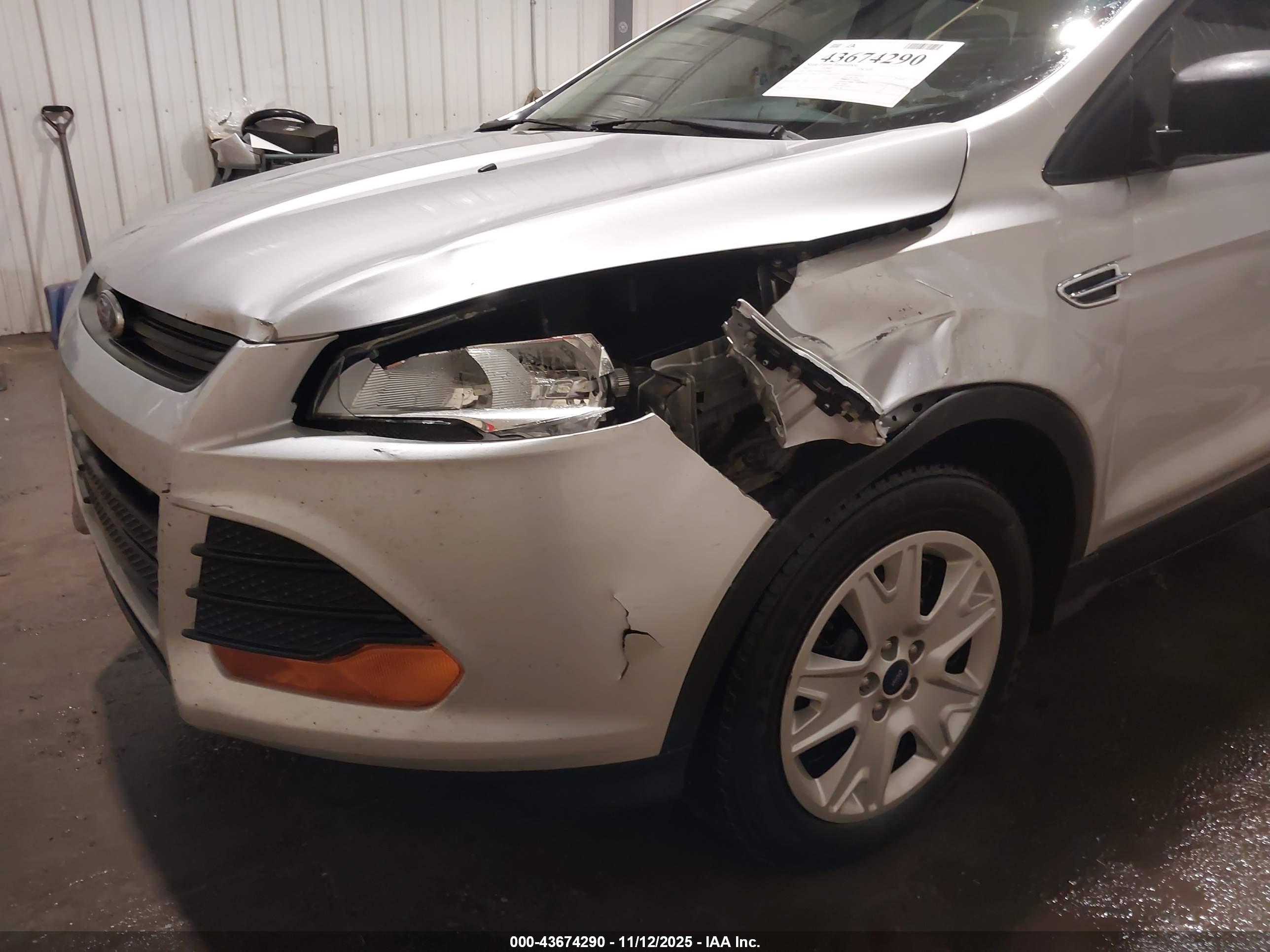 FORD ESCAPE image 6