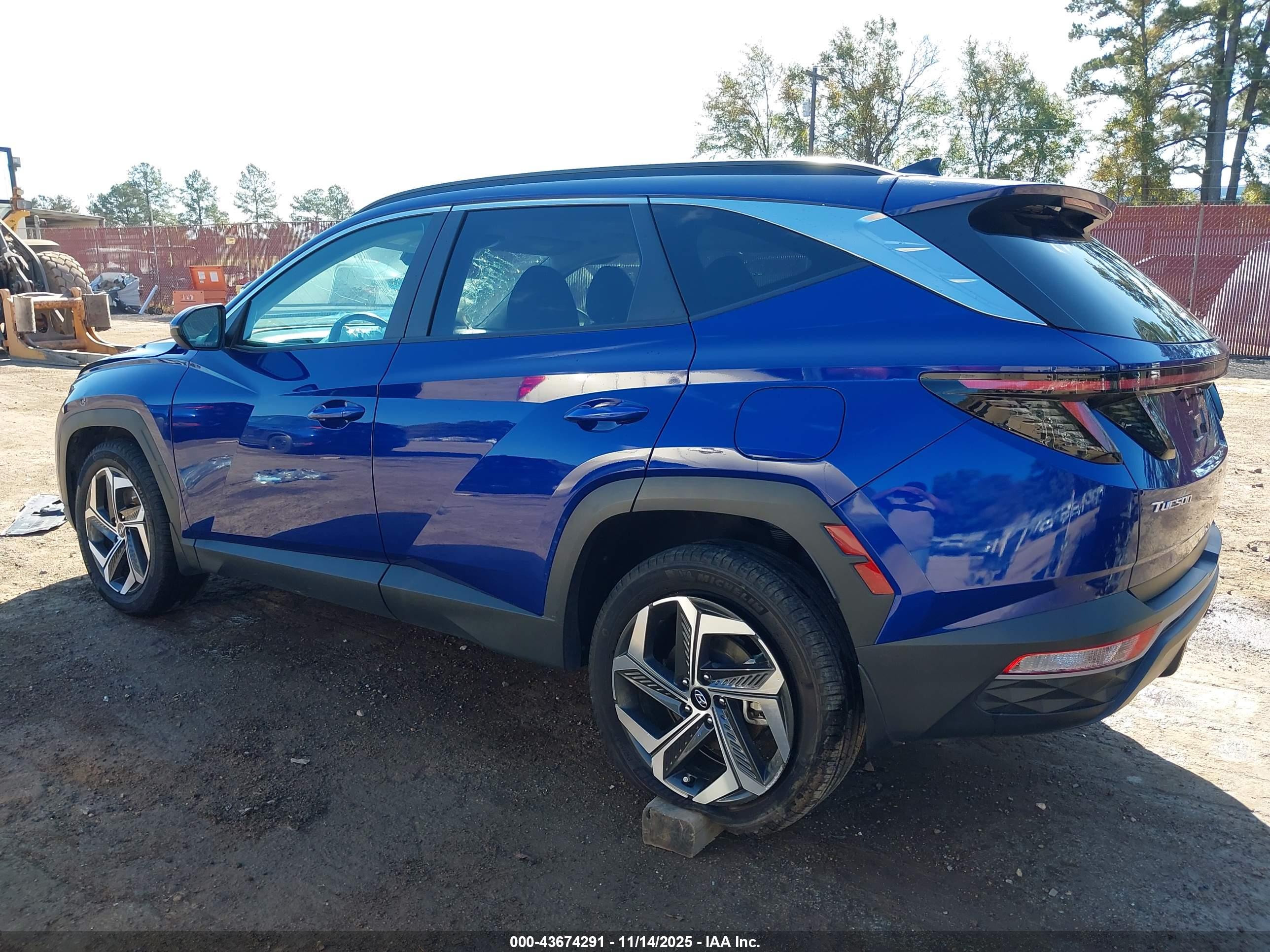 HYUNDAI TUCSON image 3
