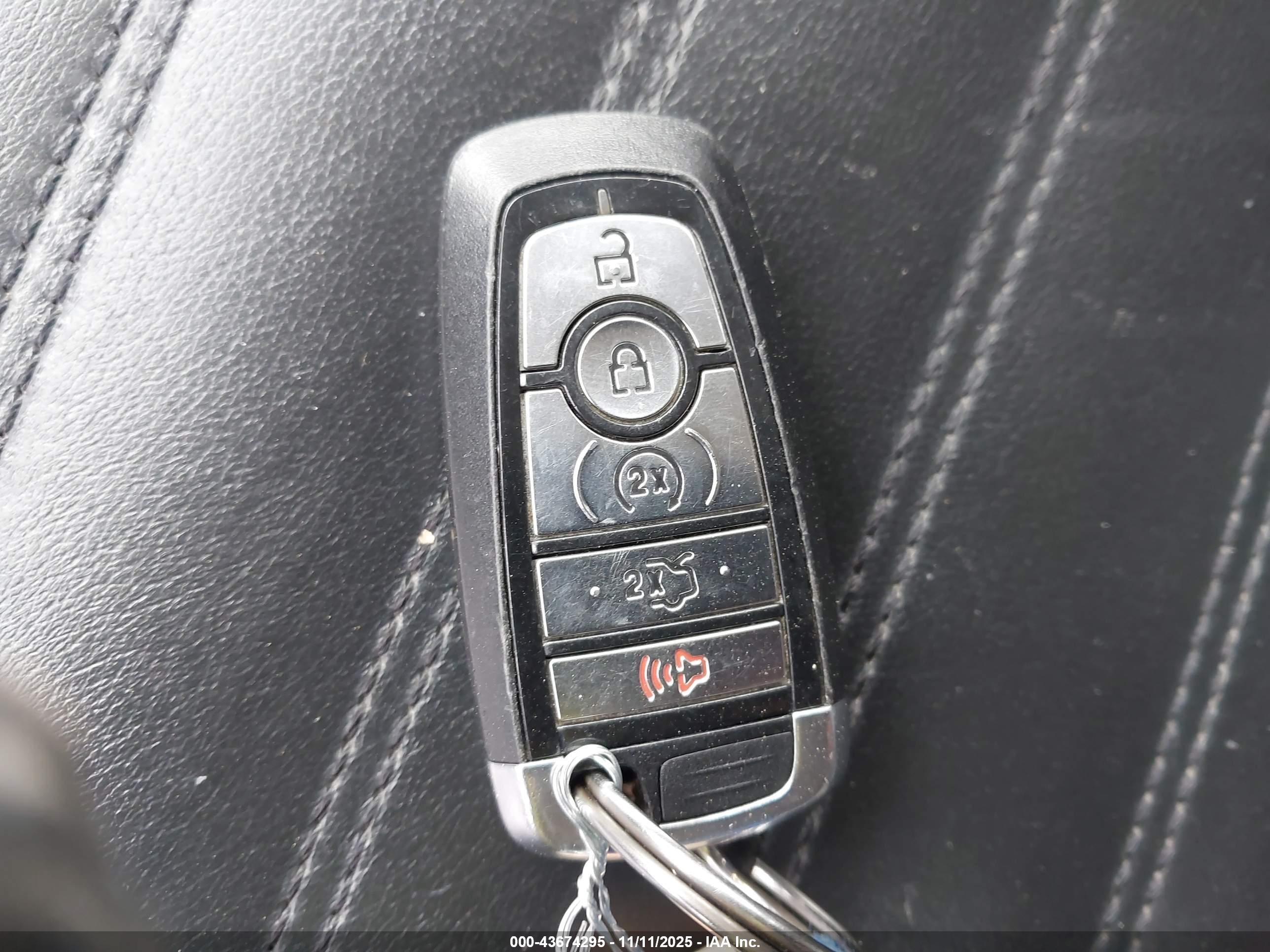 FORD FUSION image 11