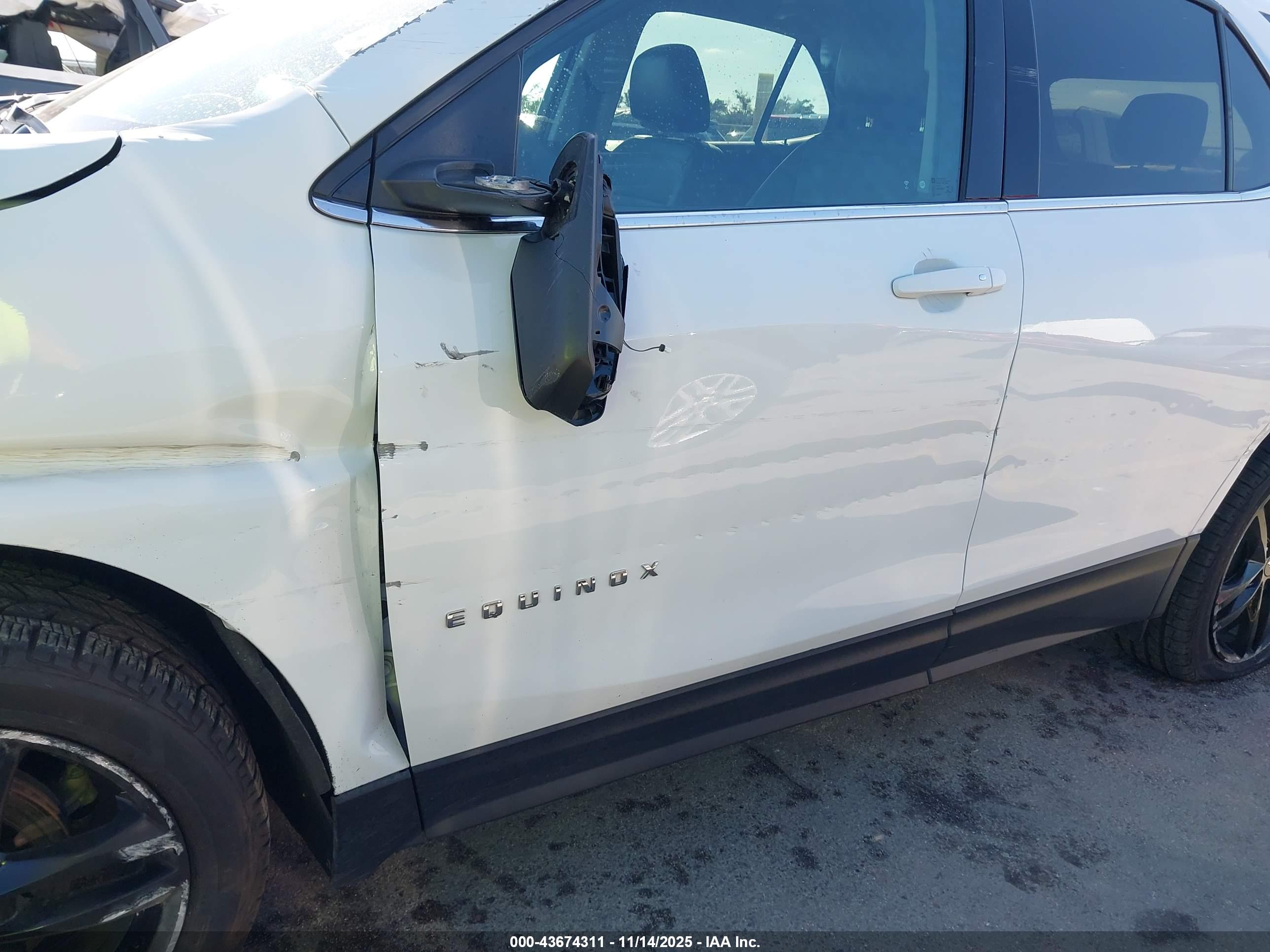 CHEVROLET EQUINOX image 6
