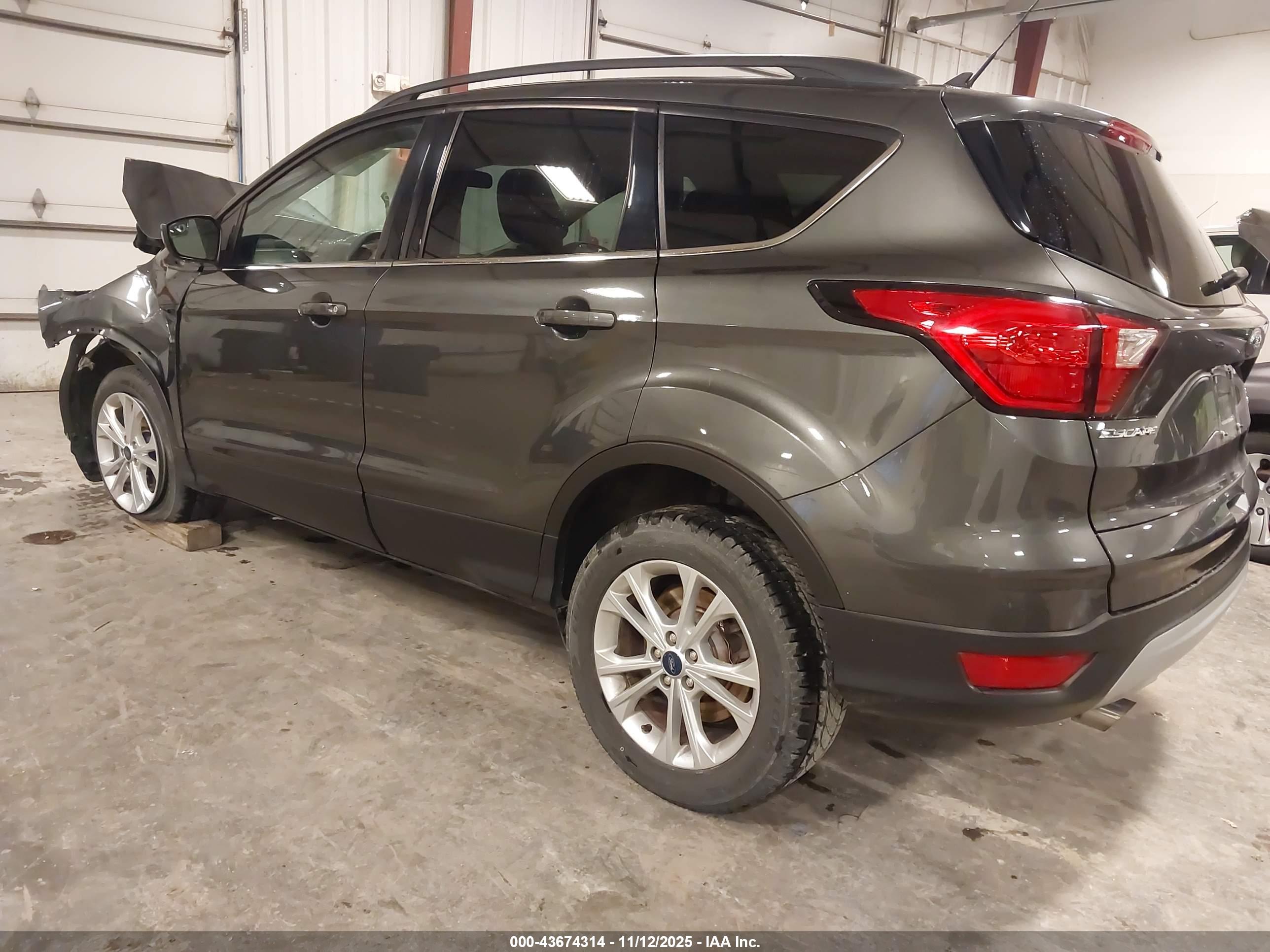 FORD ESCAPE image 3