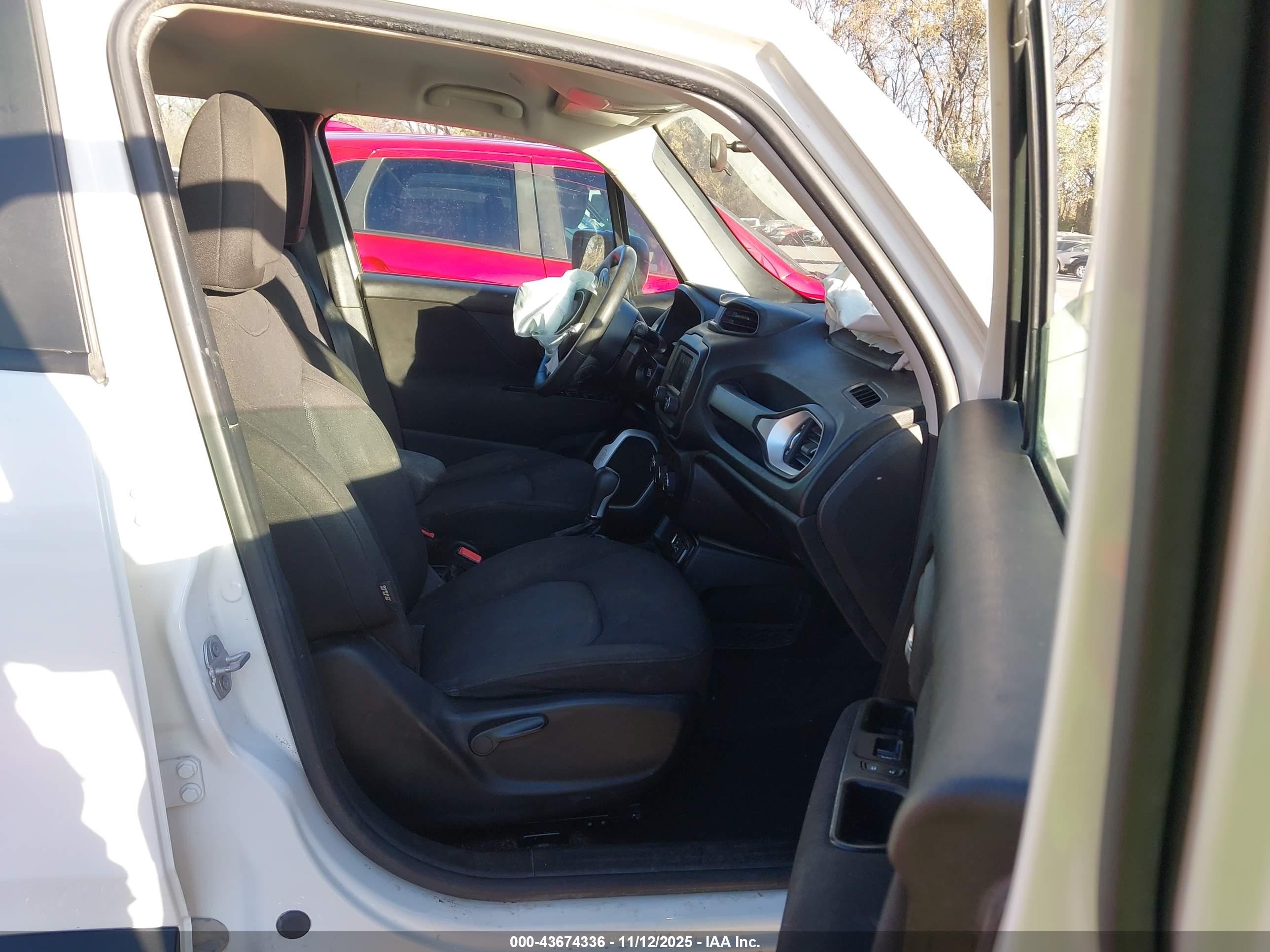 JEEP RENEGADE image 5
