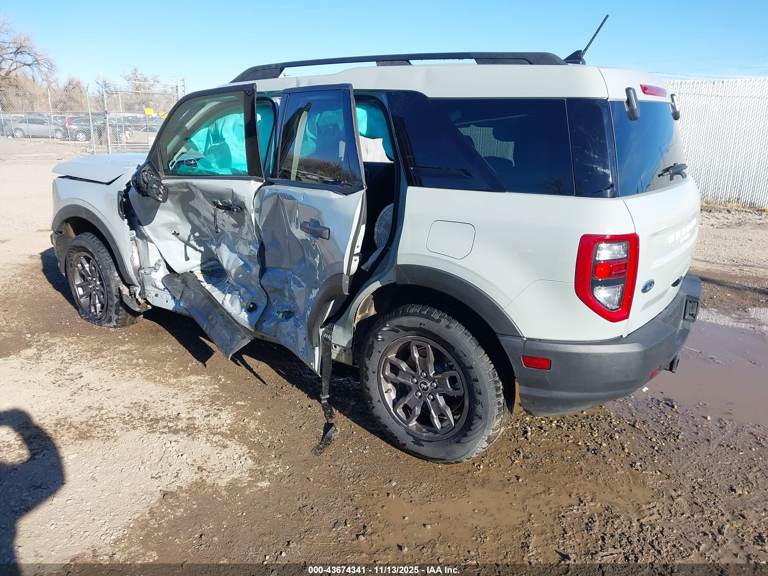 FORD BRONCO image 3