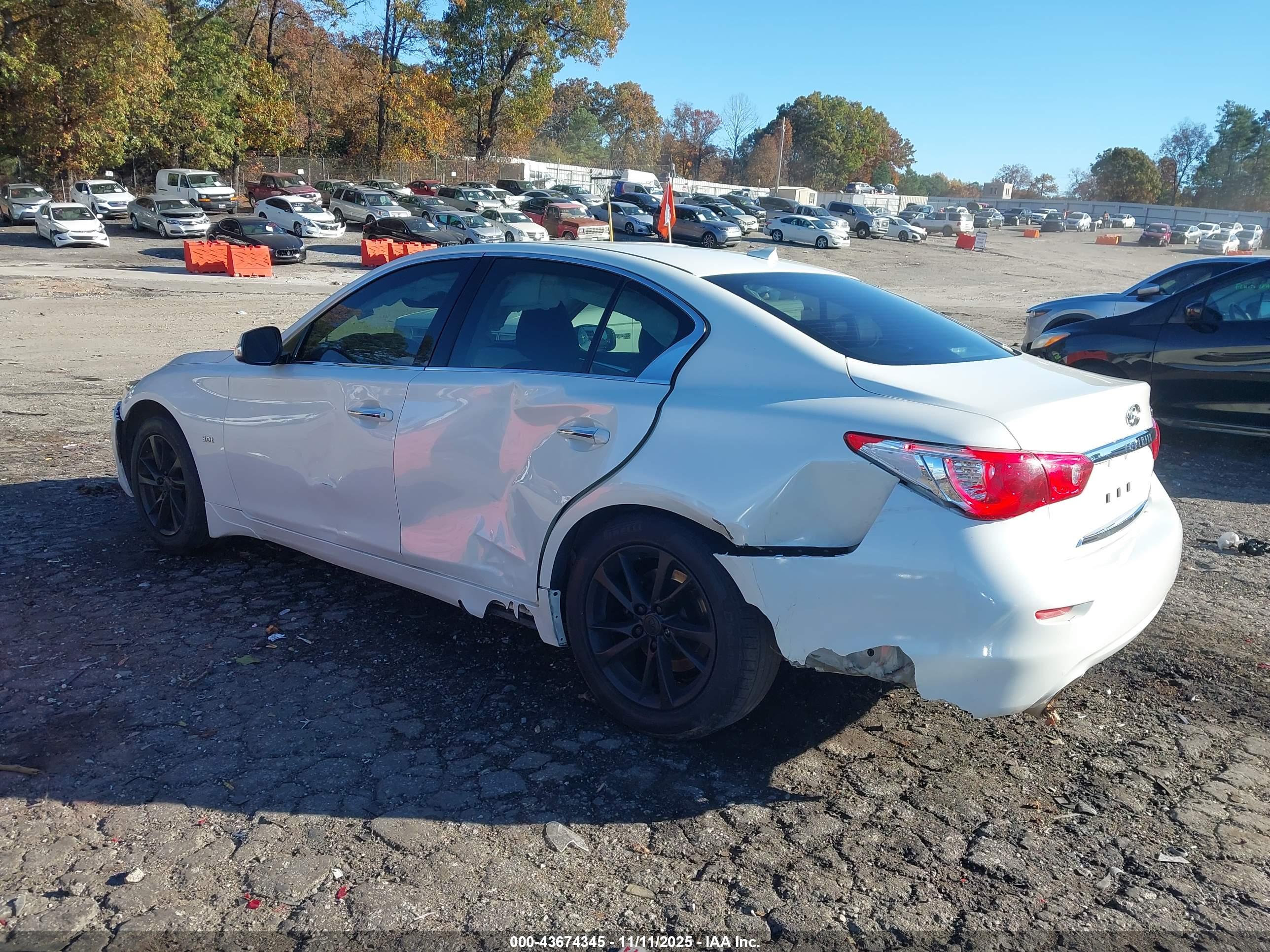 INFINITI Q50 image 3