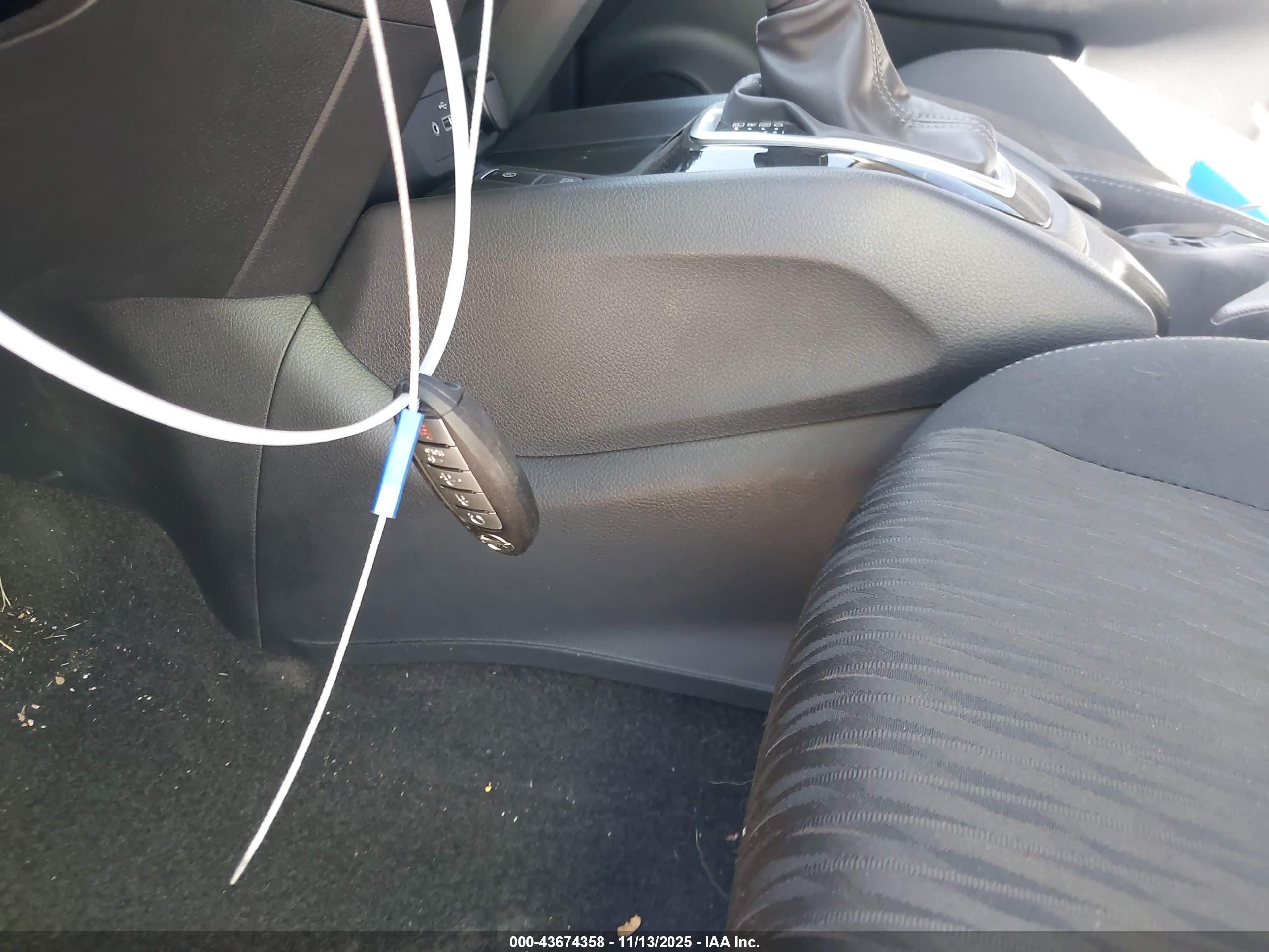 NISSAN ROGUE image 11