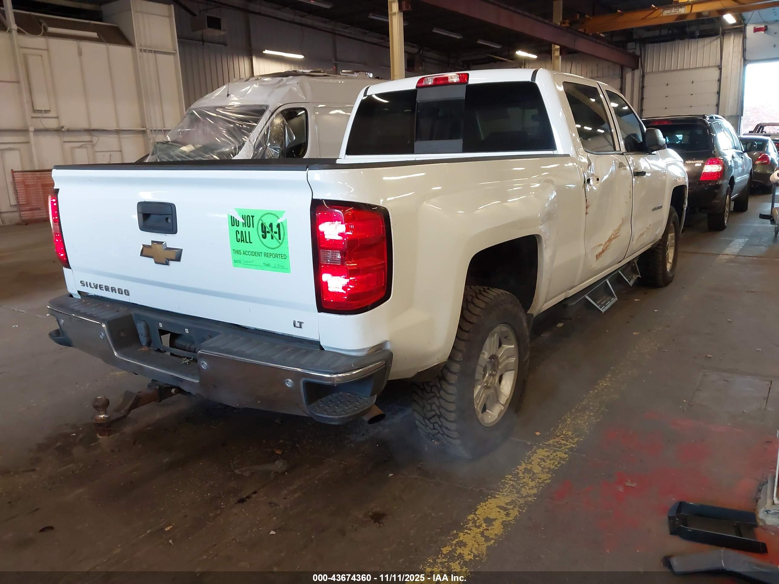 CHEVROLET SILVERADO image 4