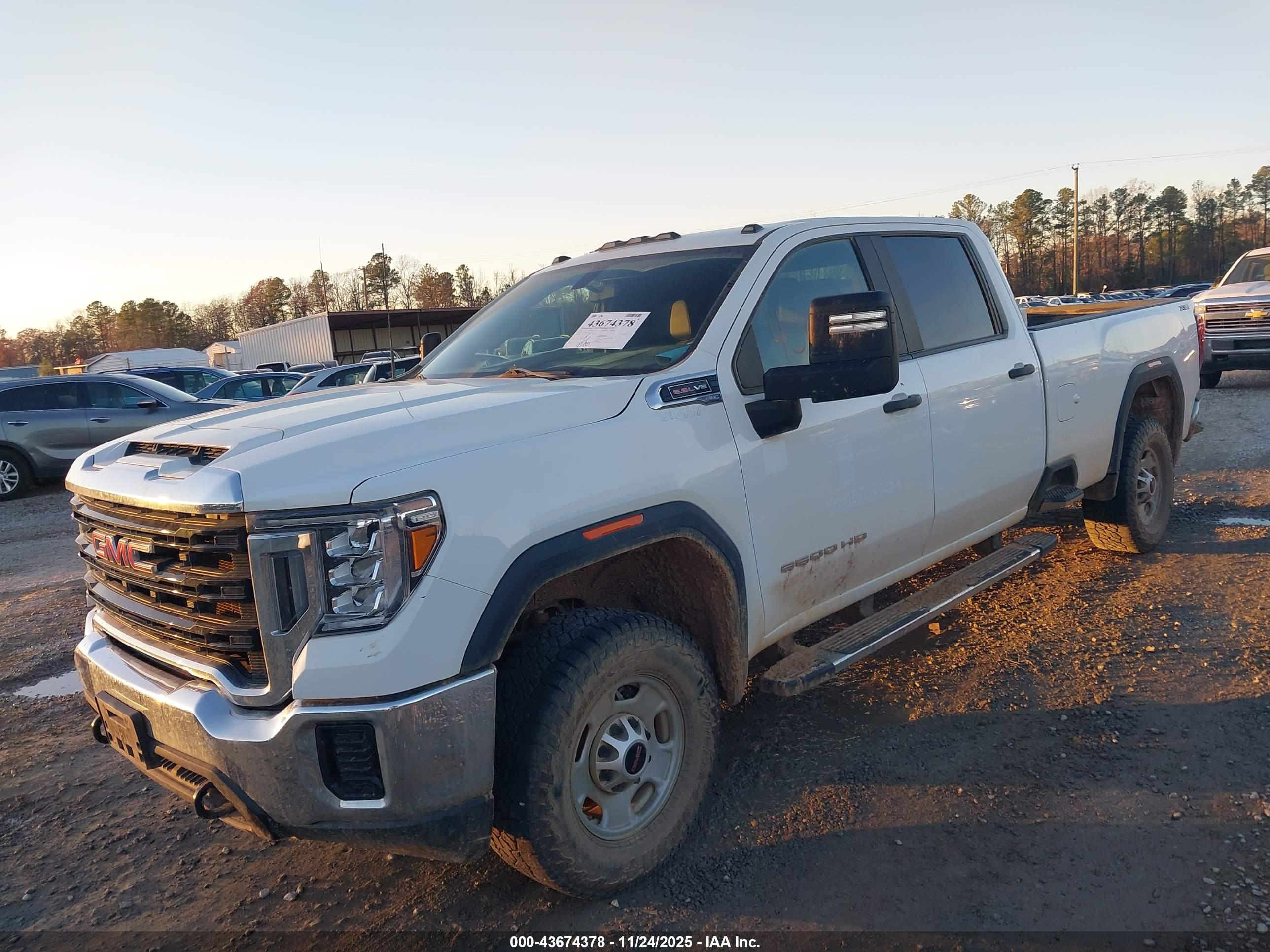 GMC SIERRA image 2