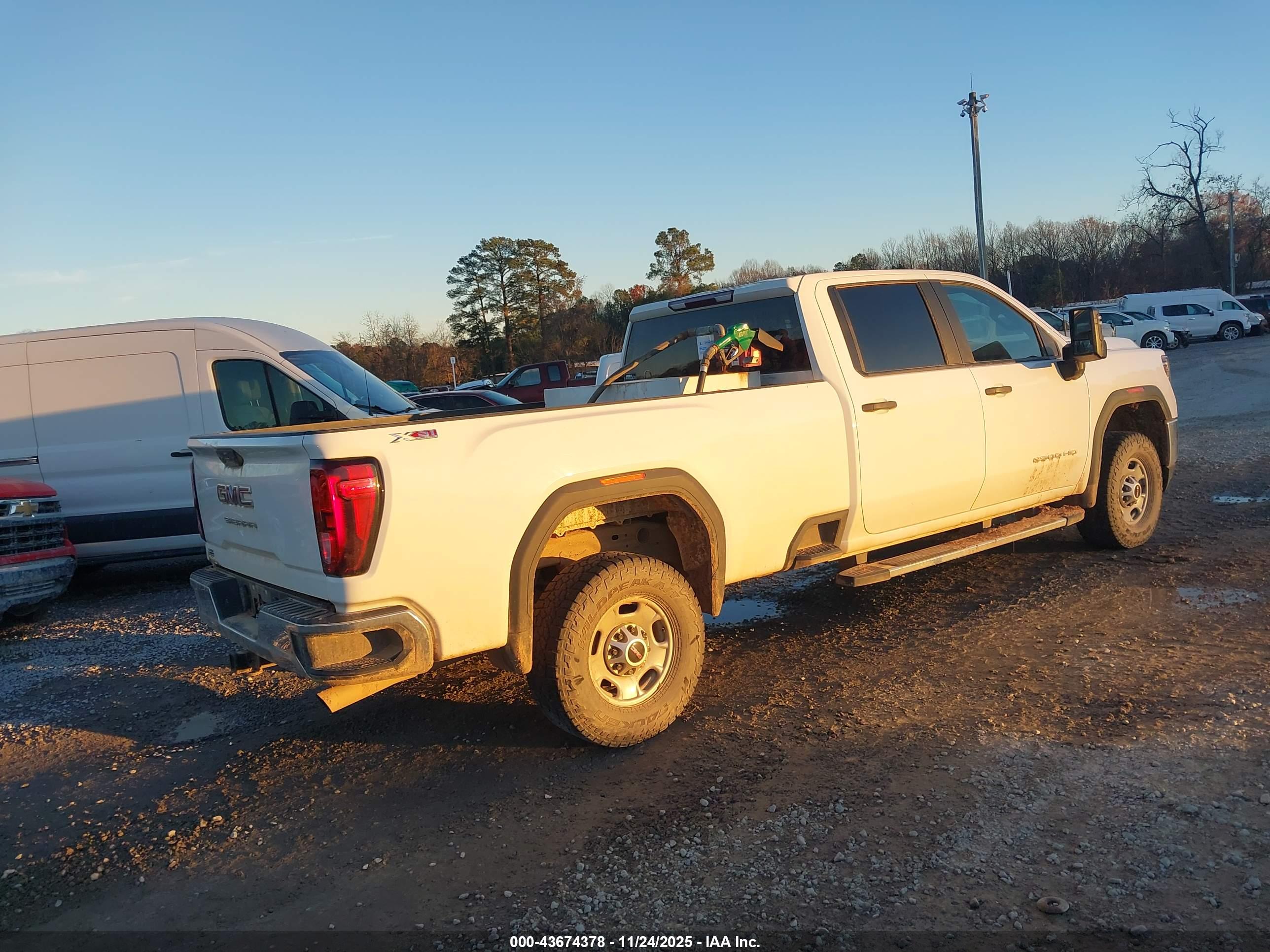 GMC SIERRA image 4
