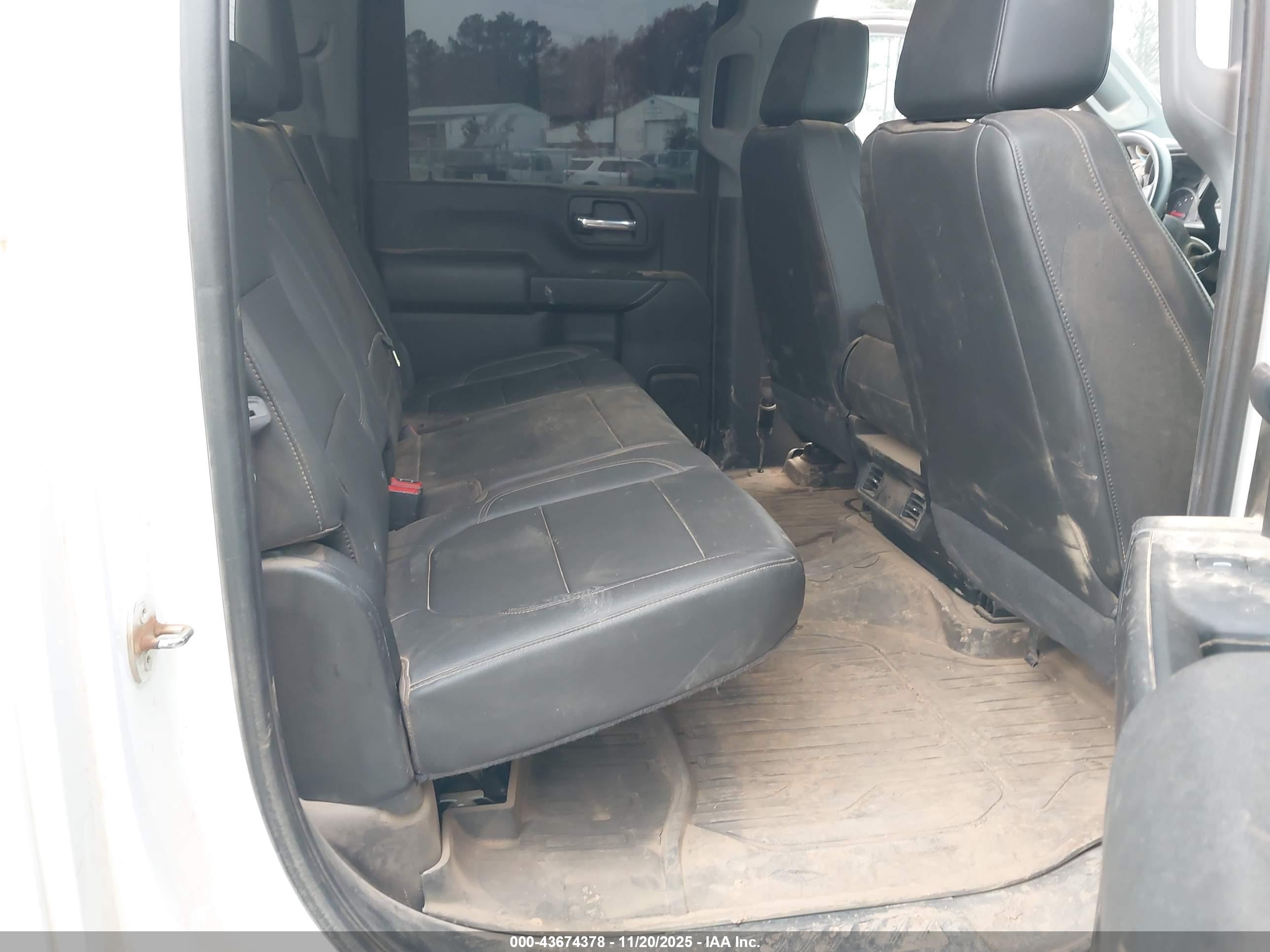 GMC SIERRA image 8