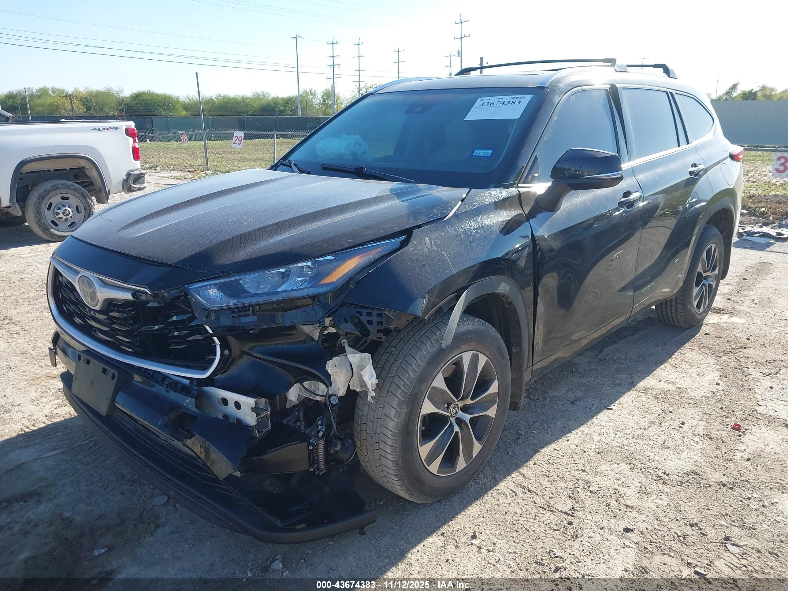 TOYOTA HIGHLANDER image 2