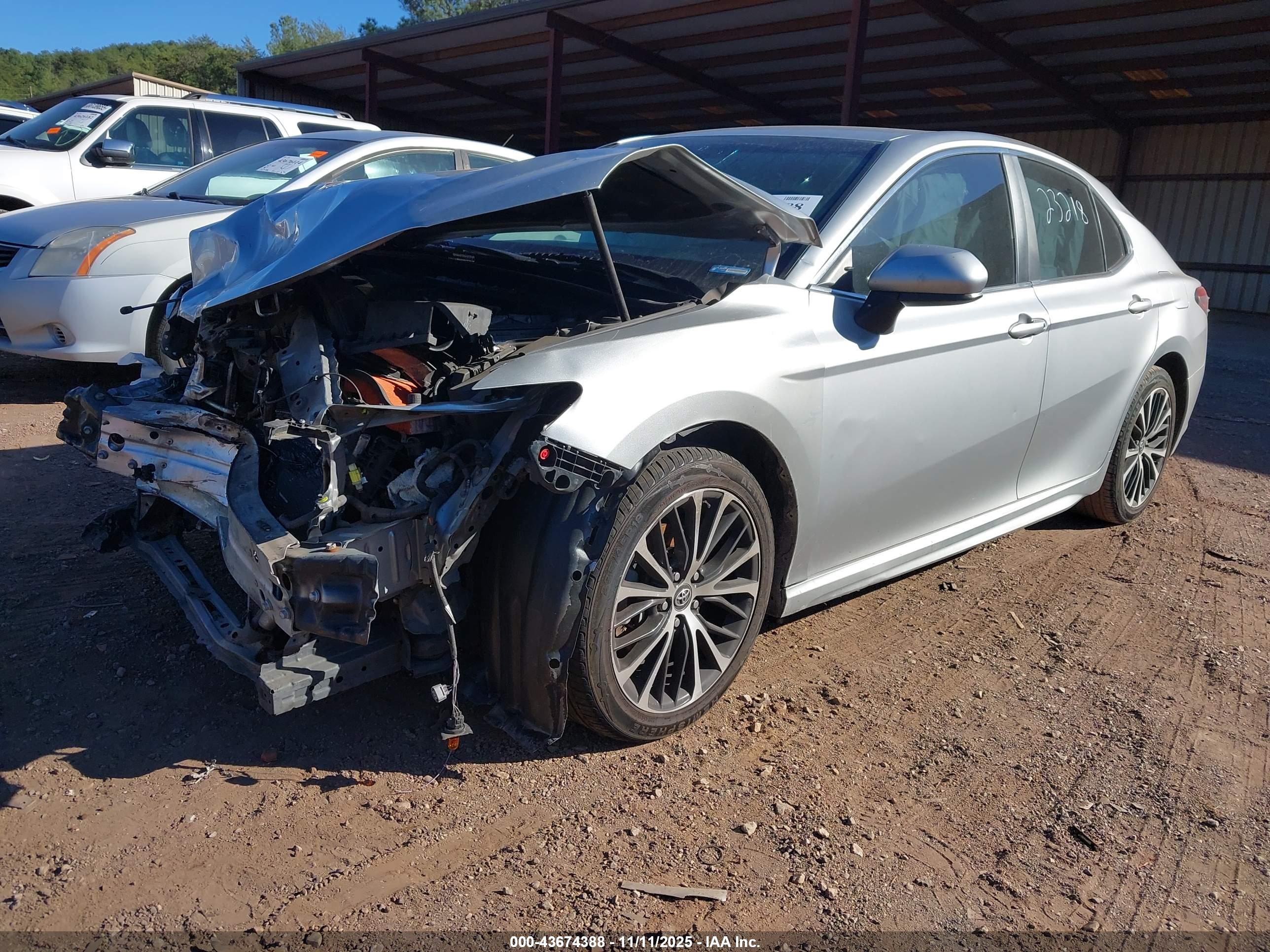 TOYOTA CAMRY image 2