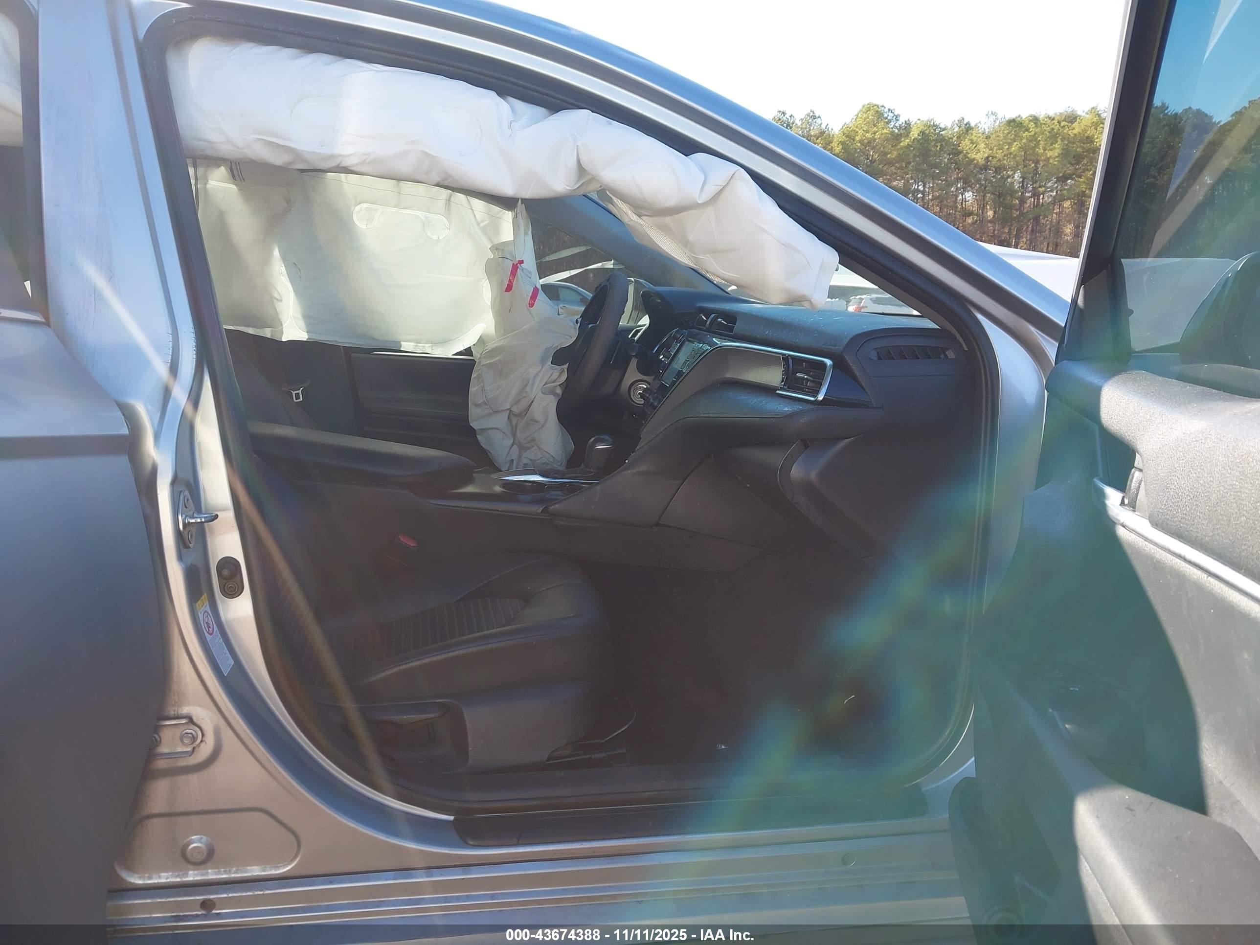 TOYOTA CAMRY image 5