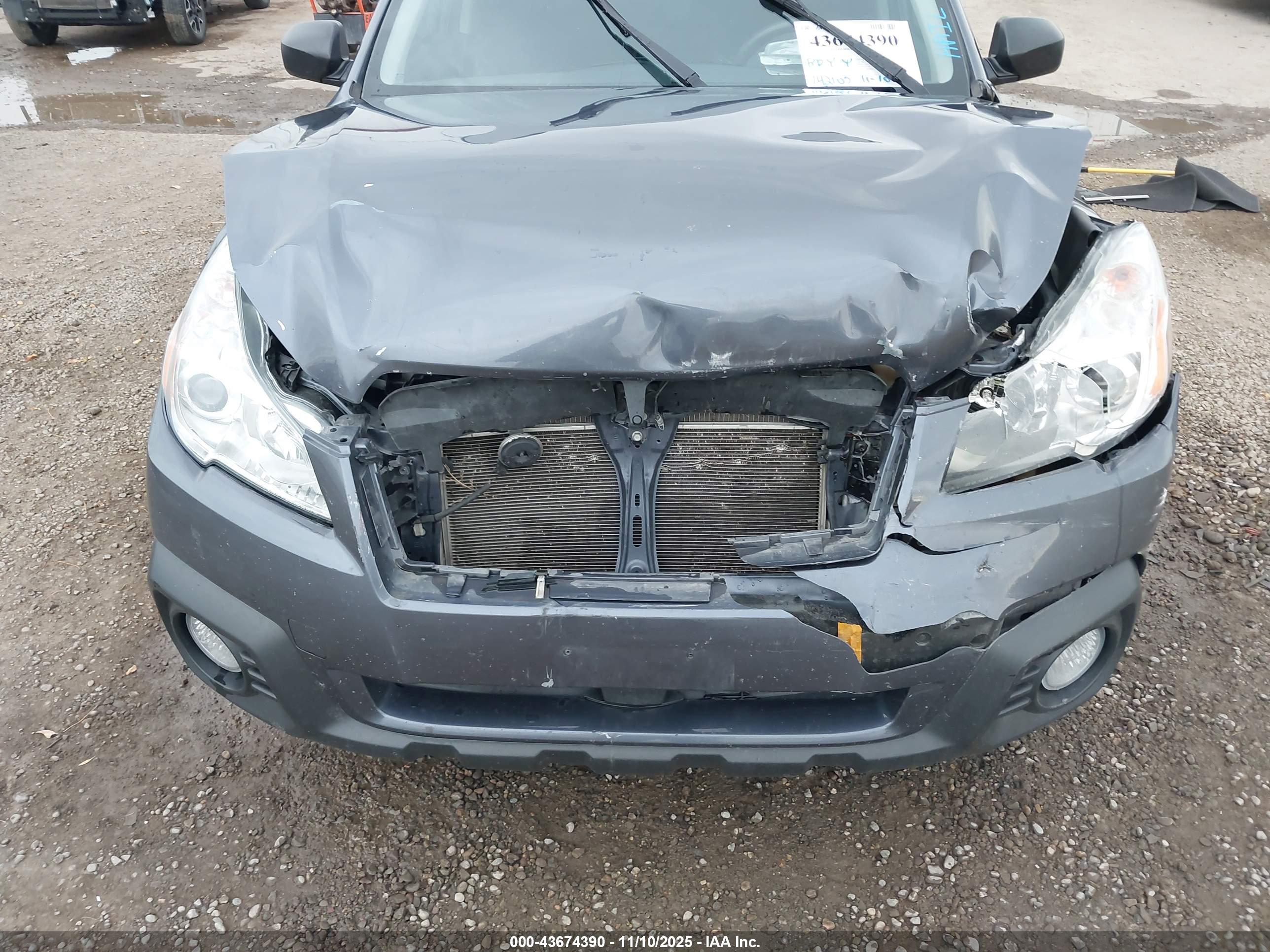 SUBARU OUTBACK image 6