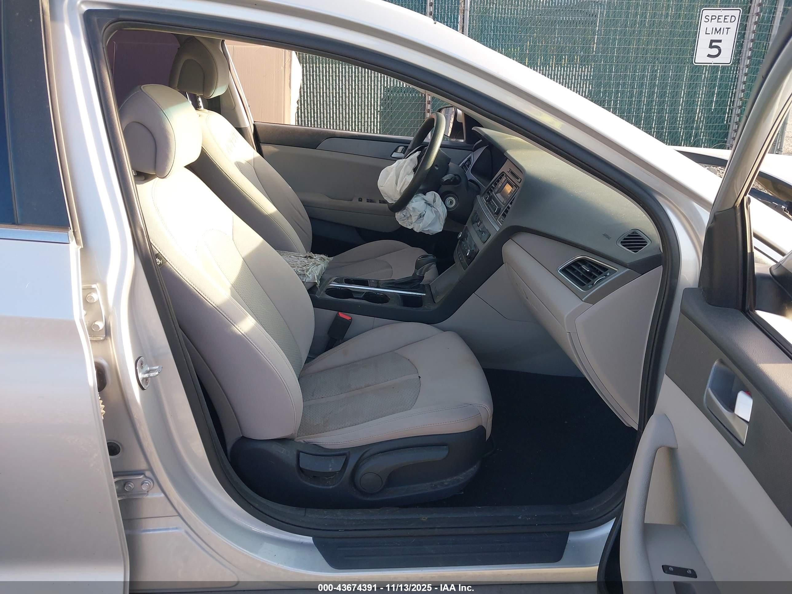 HYUNDAI SONATA image 5