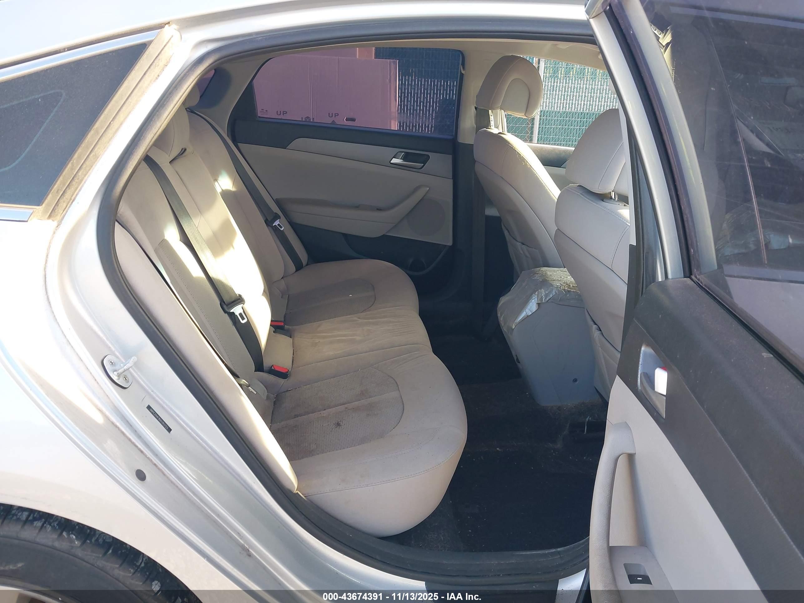 HYUNDAI SONATA image 8