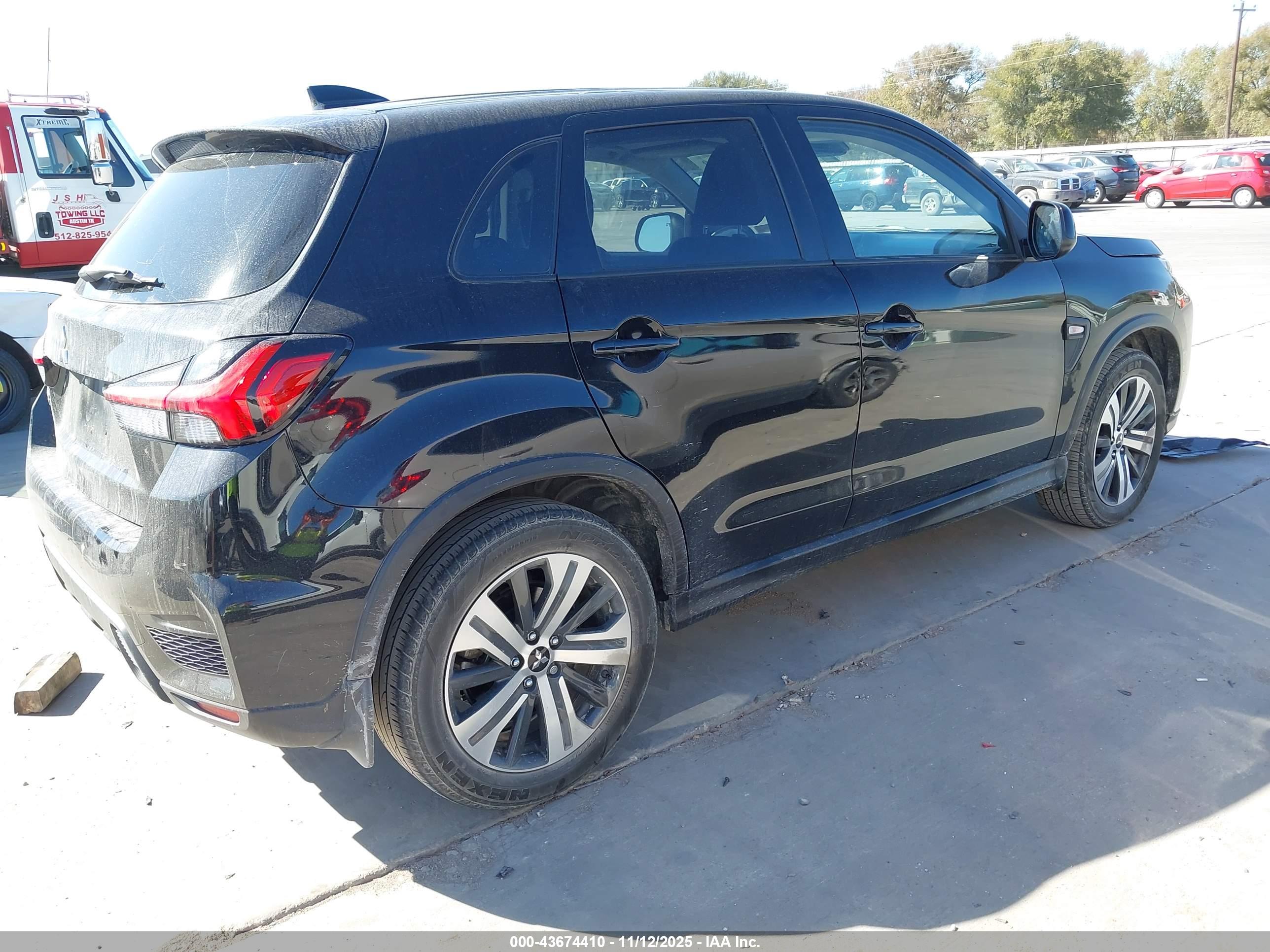 MITSUBISHI OUTLANDER image 4
