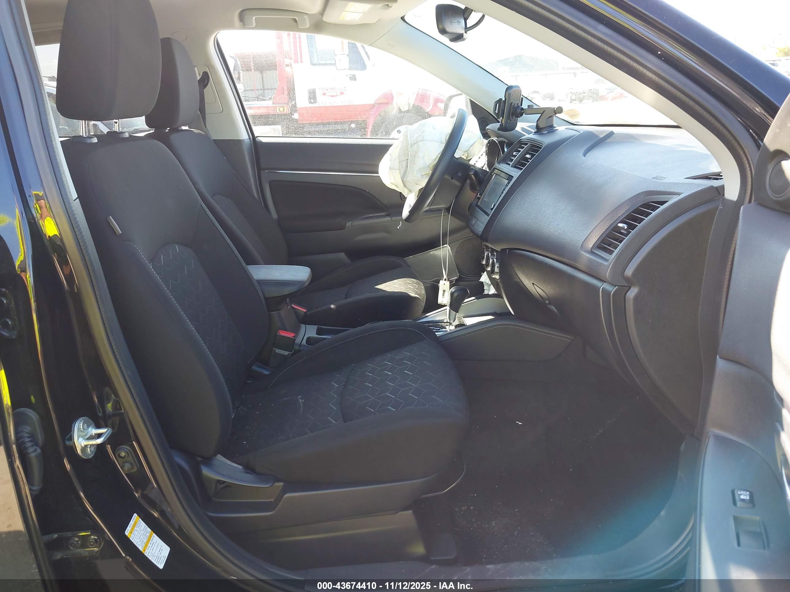 MITSUBISHI OUTLANDER image 5
