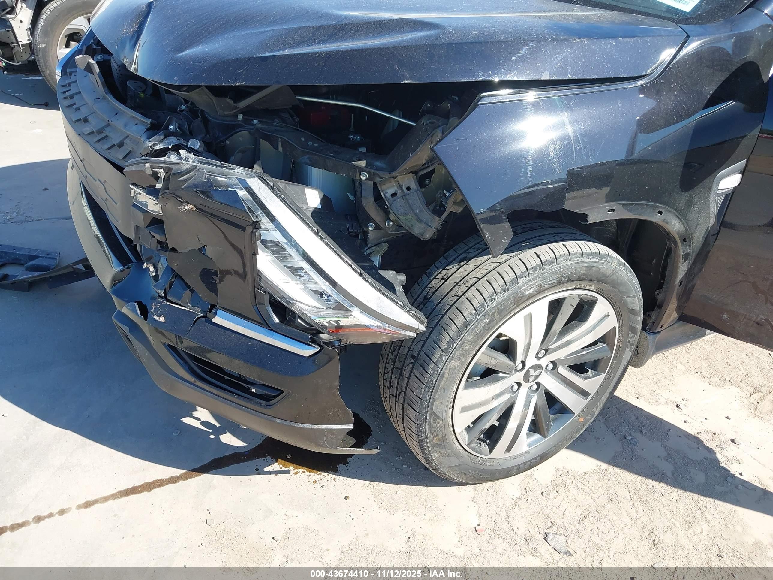 MITSUBISHI OUTLANDER image 6