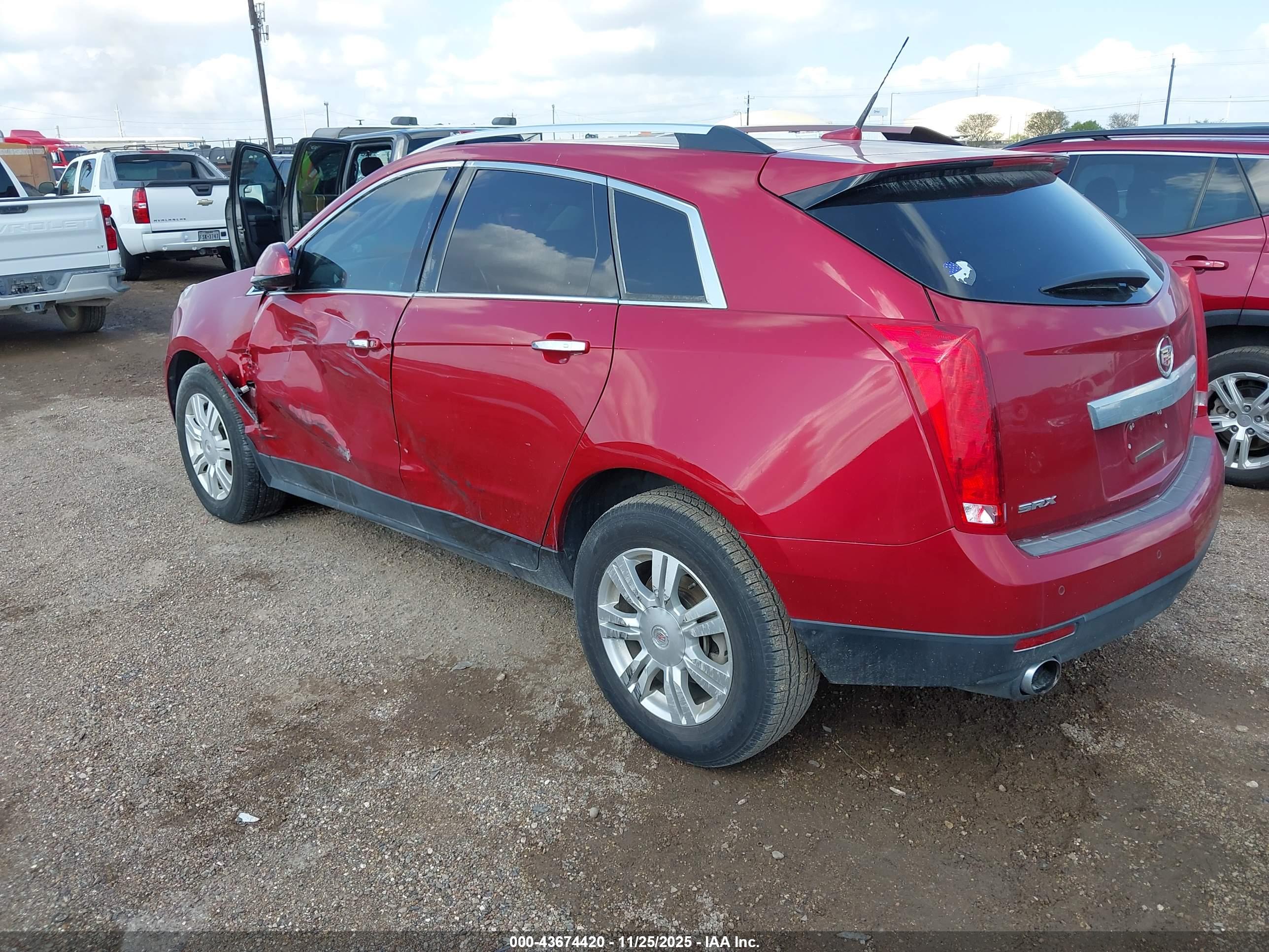 CADILLAC SRX image 3