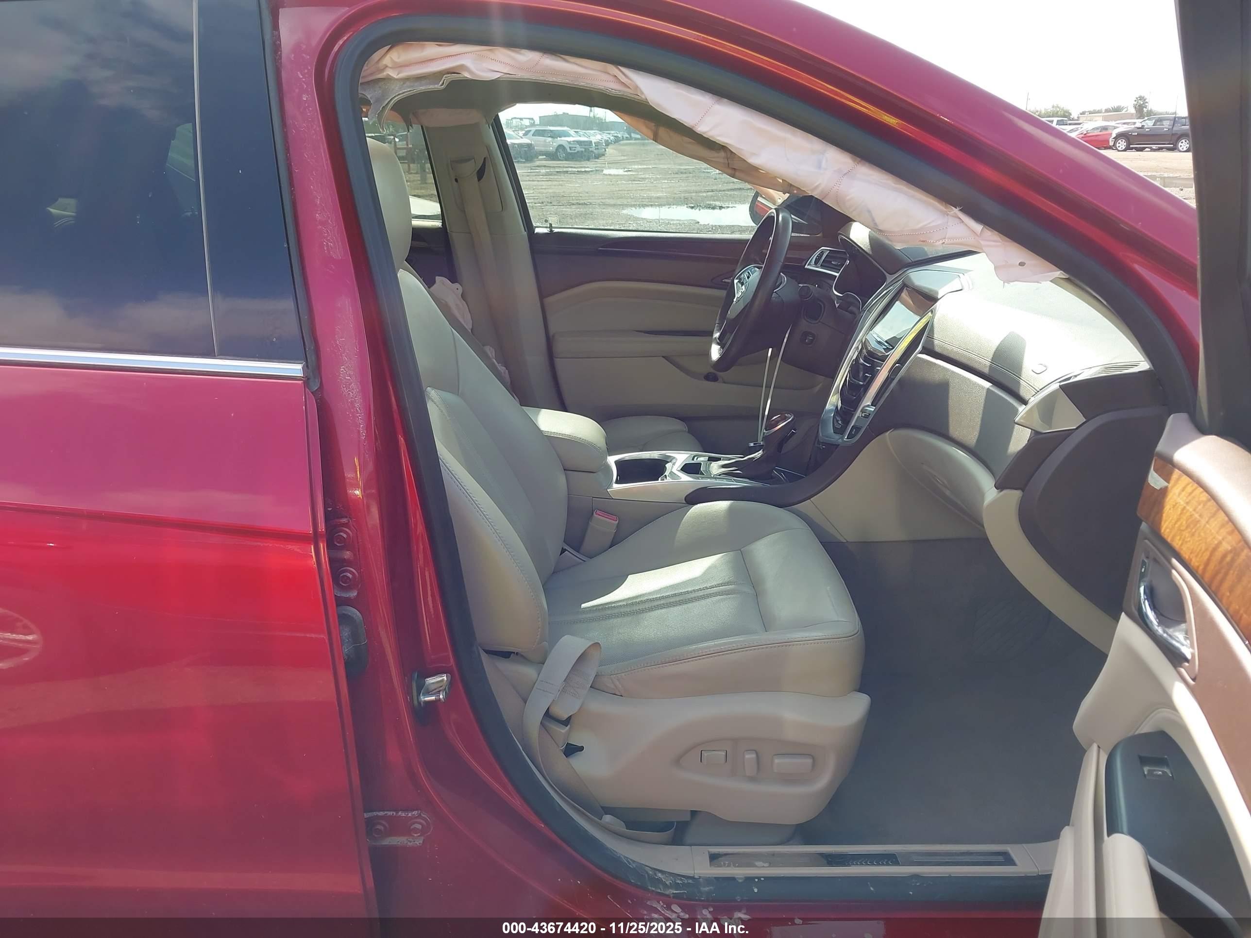 CADILLAC SRX image 5