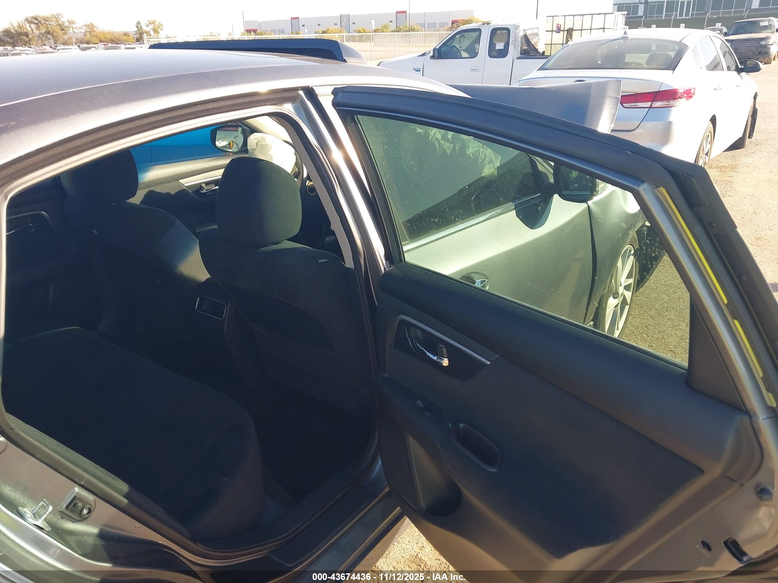 NISSAN ALTIMA image 8
