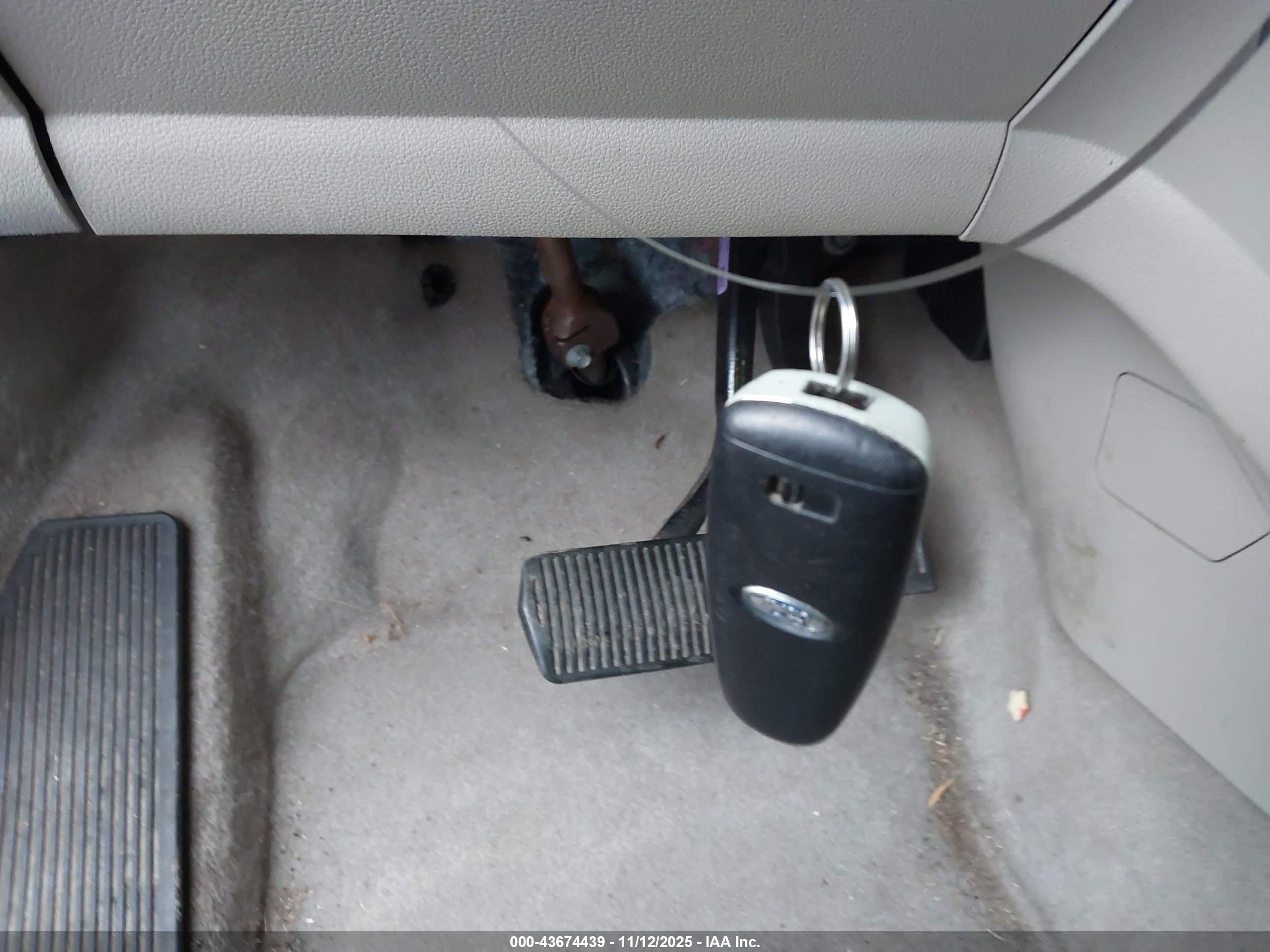 FORD ESCAPE image 11