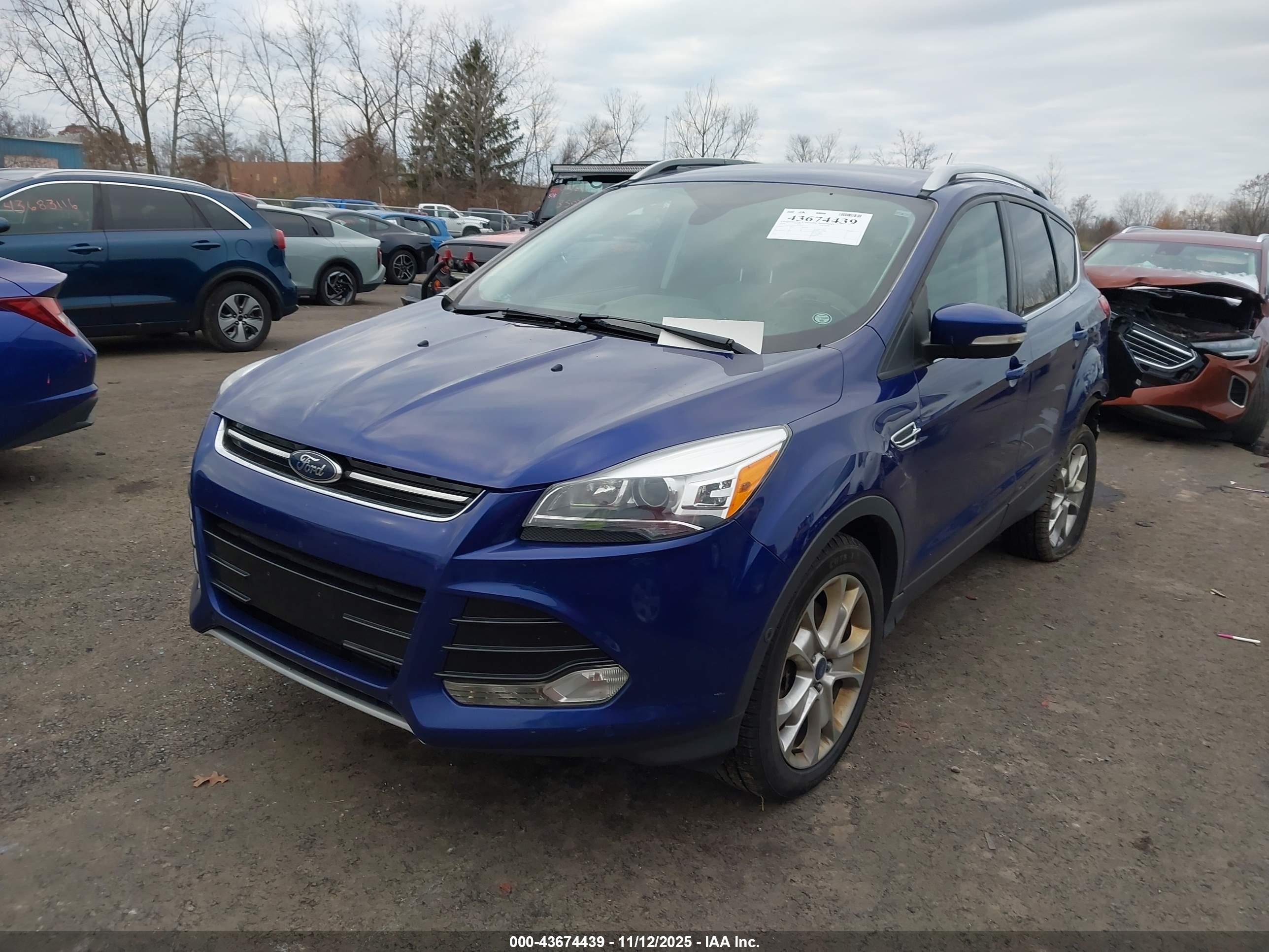 FORD ESCAPE image 2
