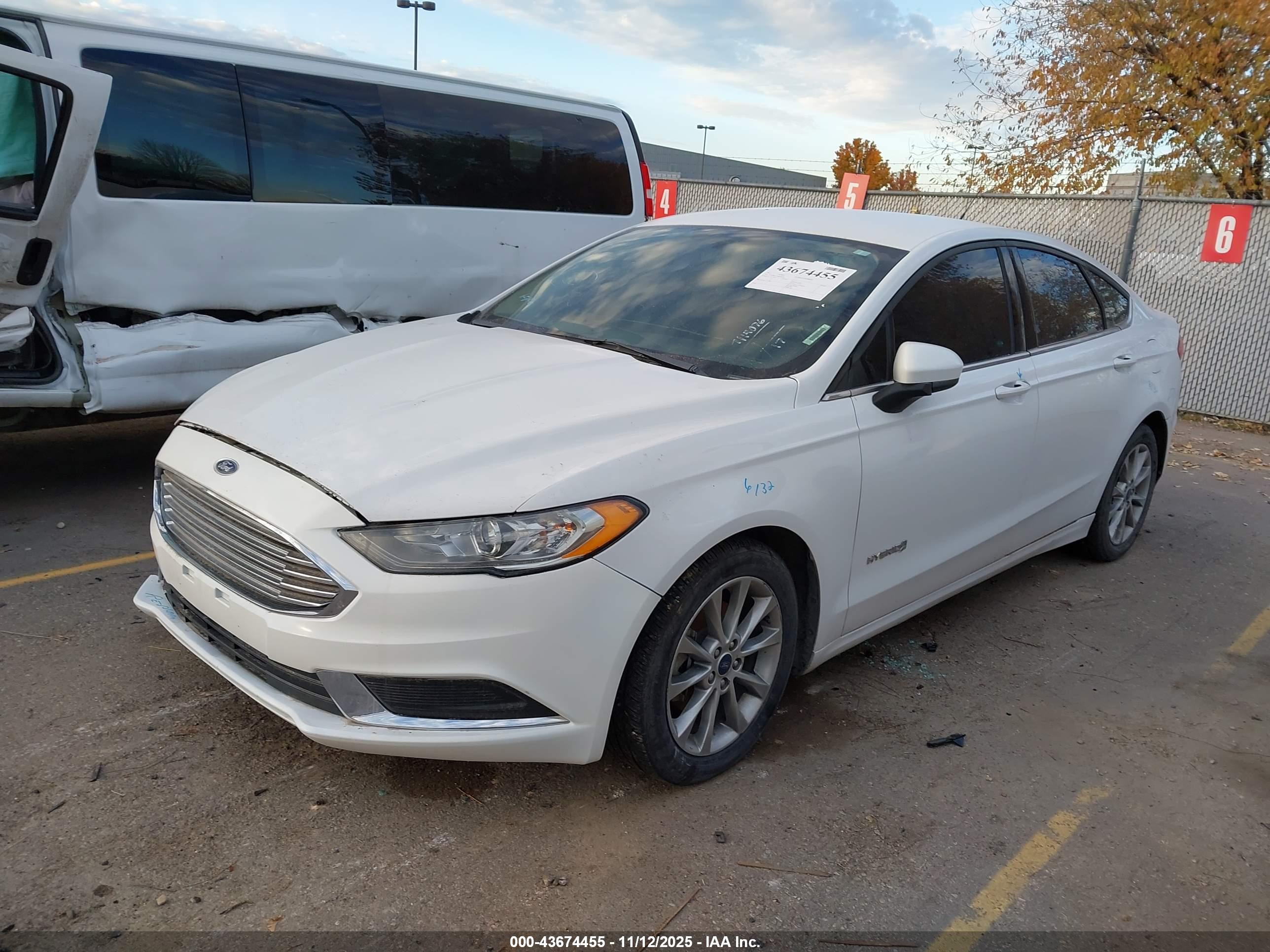 FORD FUSION image 2