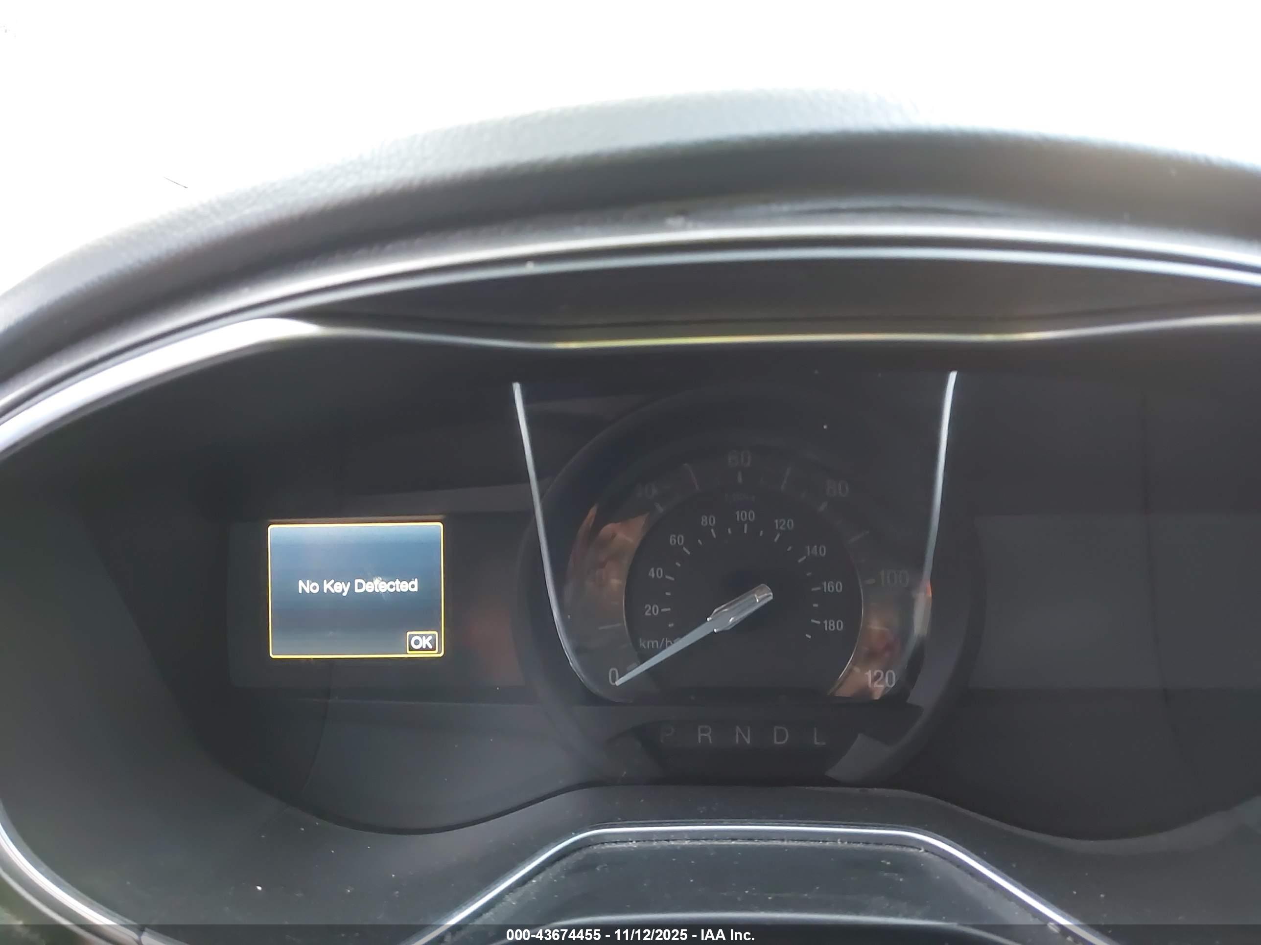FORD FUSION image 7