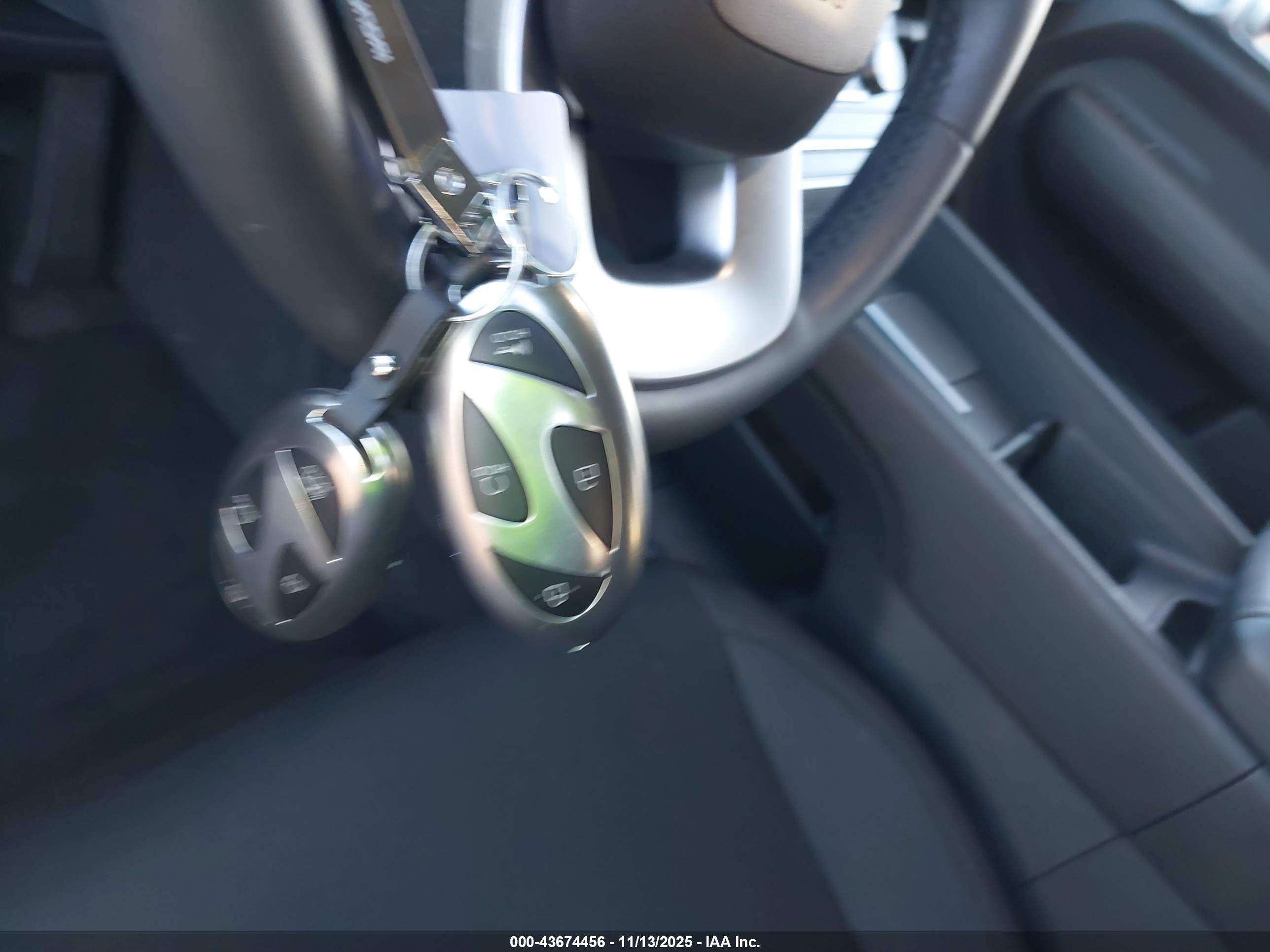 HYUNDAI SANTA image 11
