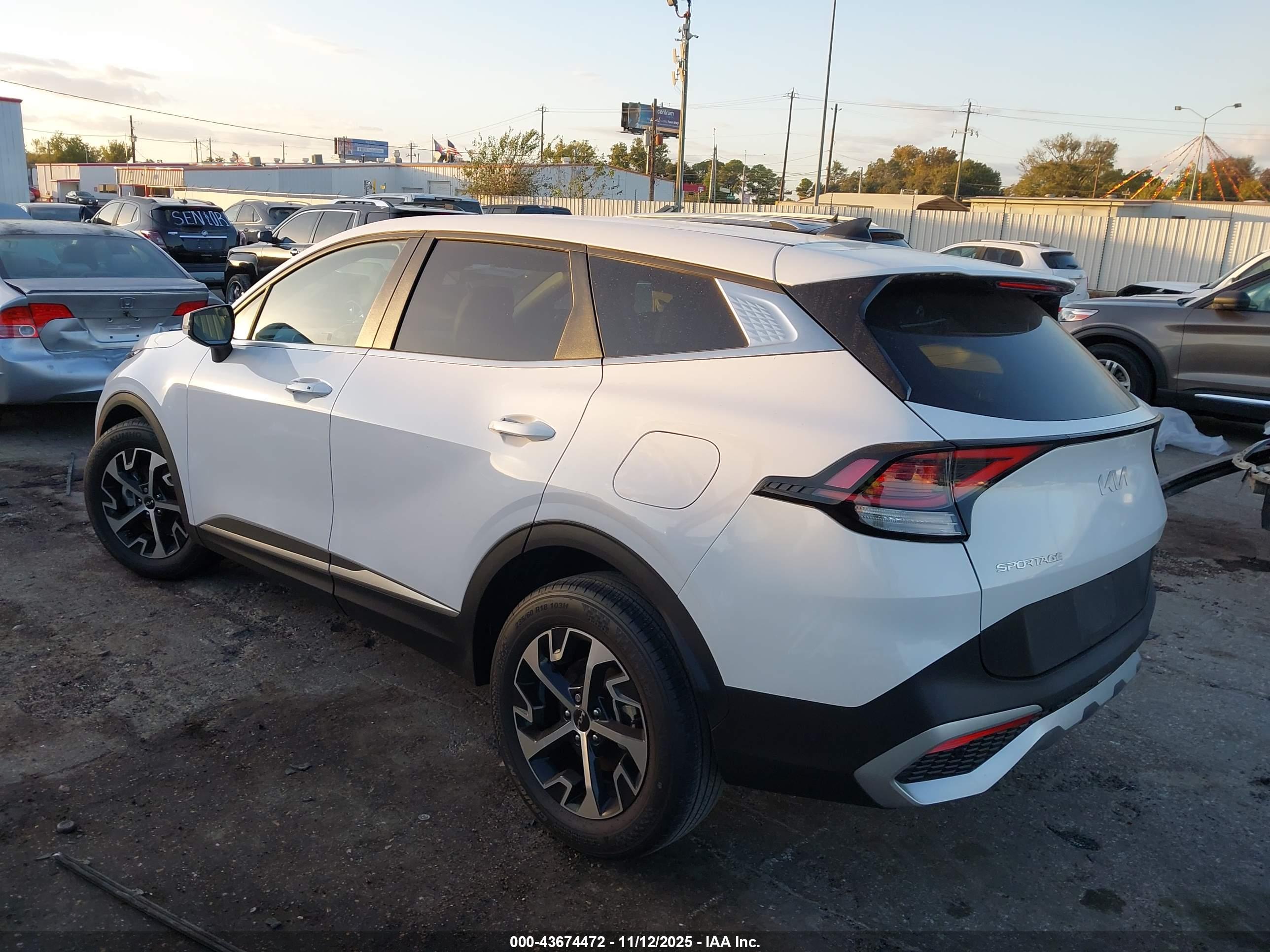 KIA SPORTAGE image 3