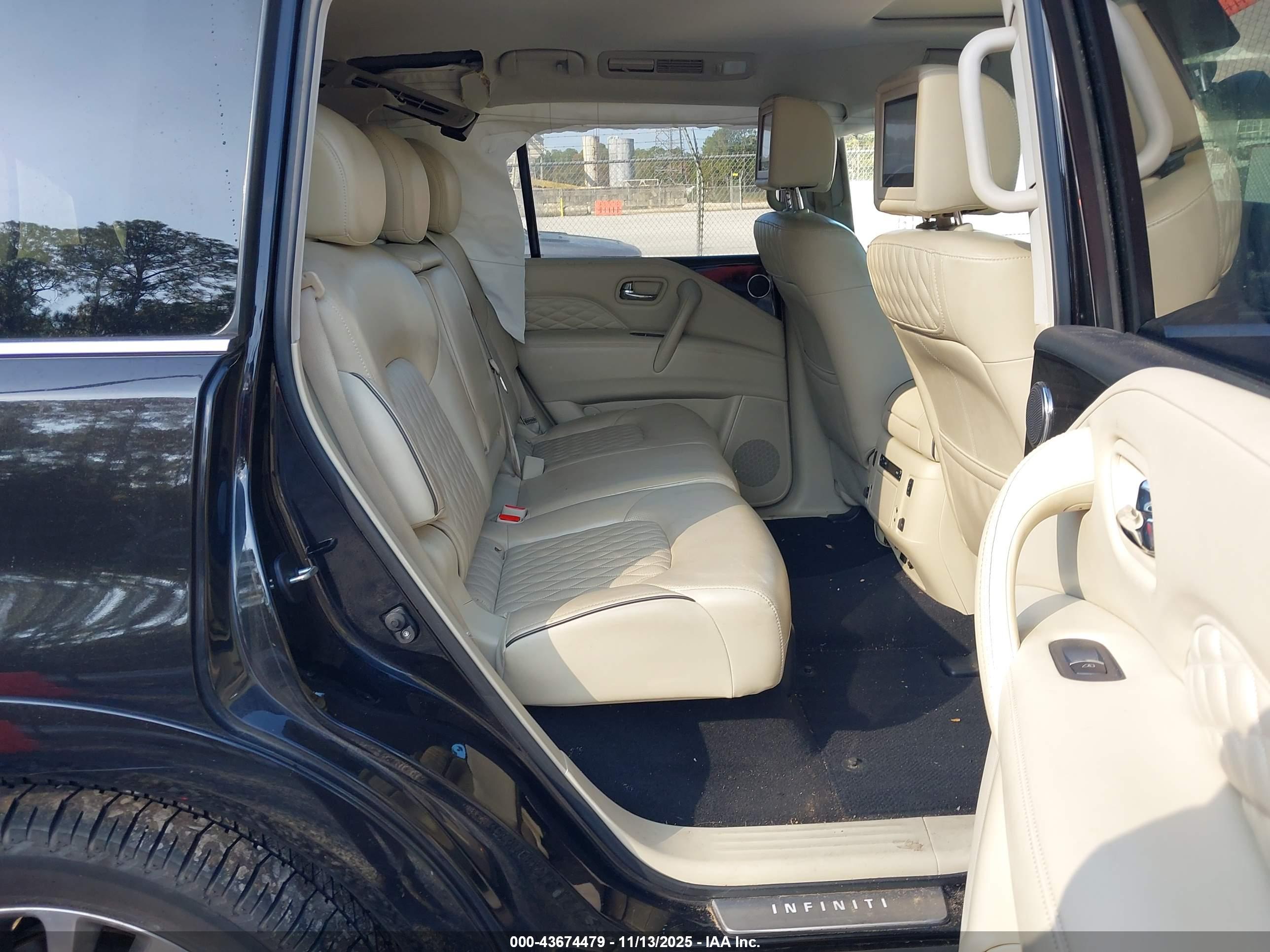 INFINITI QX80 image 8