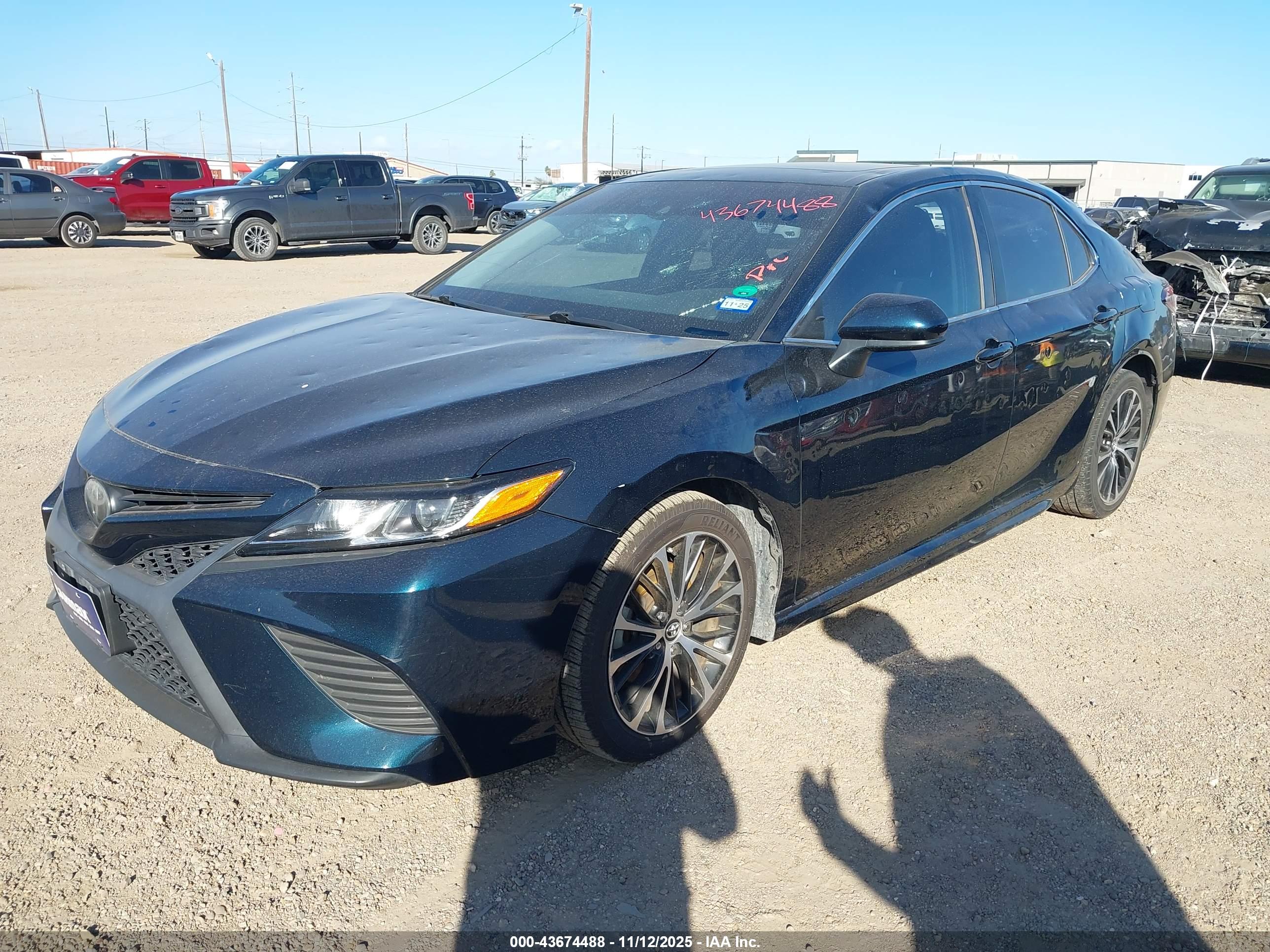 TOYOTA CAMRY image 2