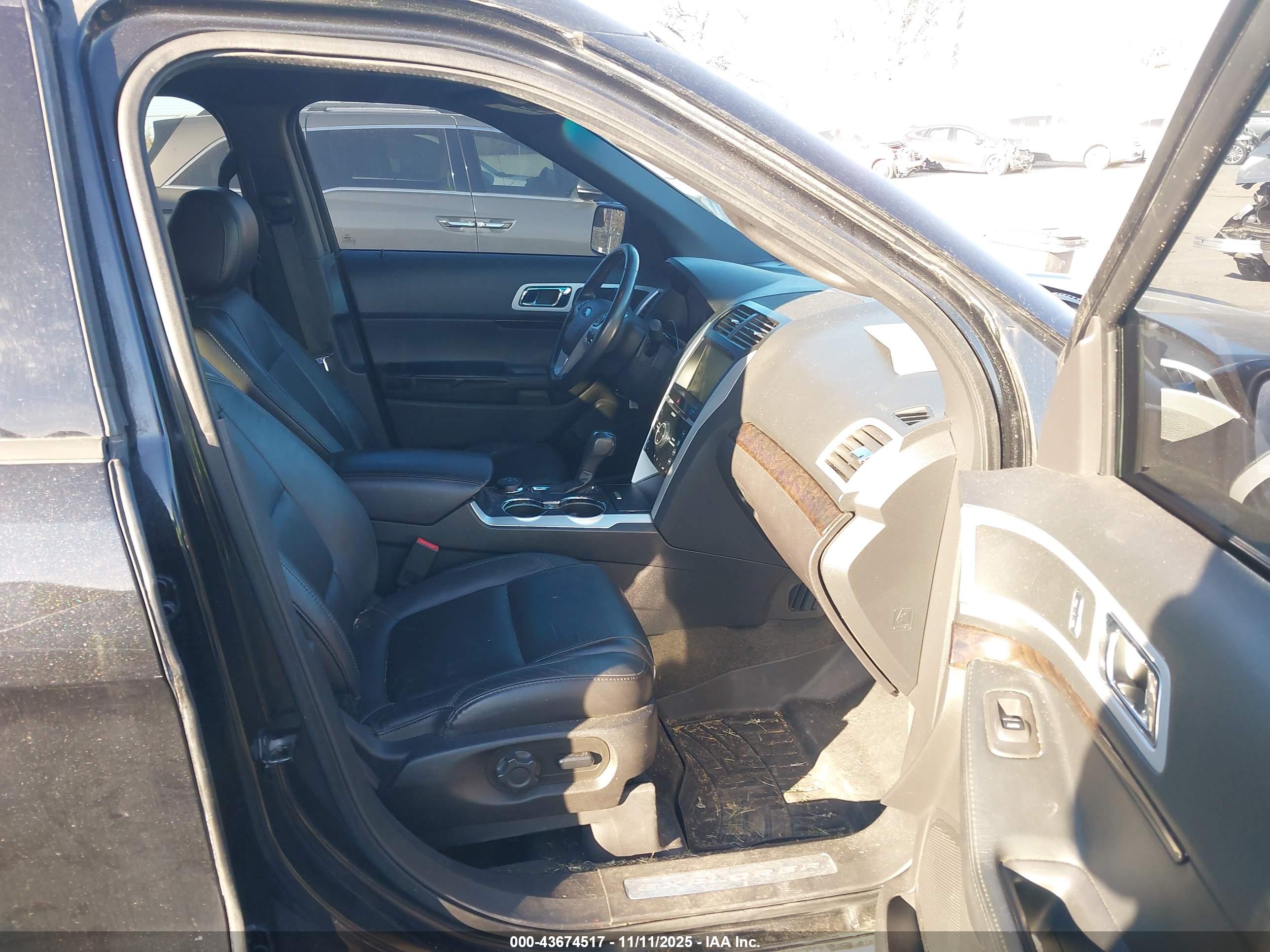 FORD EXPLORER image 5
