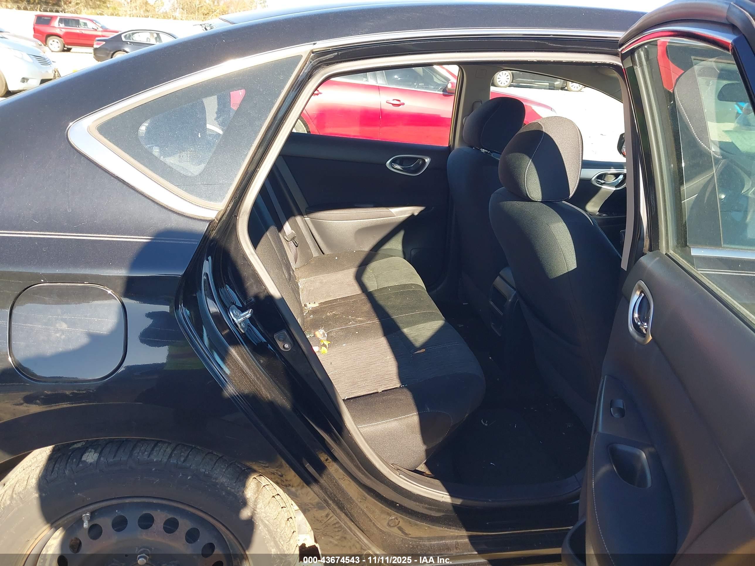 NISSAN SENTRA image 8