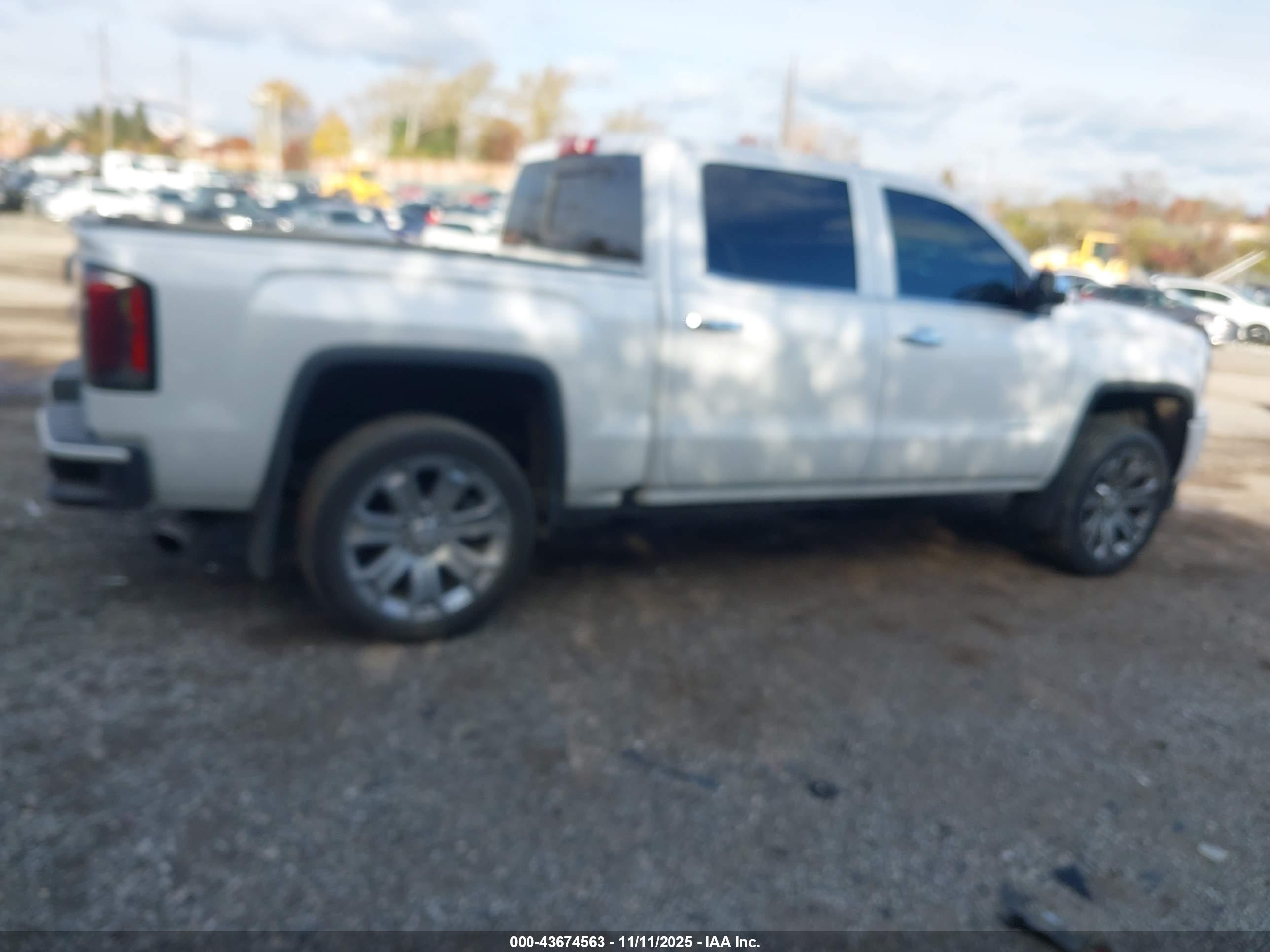GMC SIERRA image 4