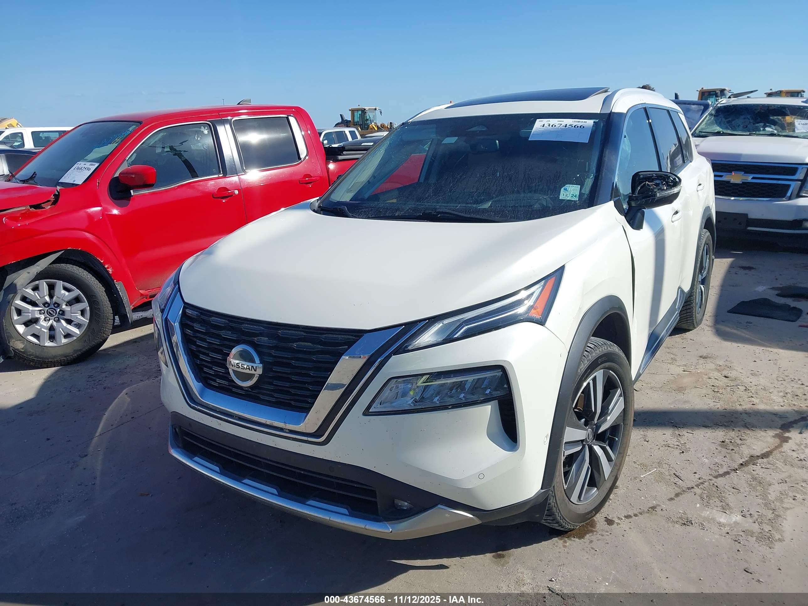 NISSAN ROGUE image 2